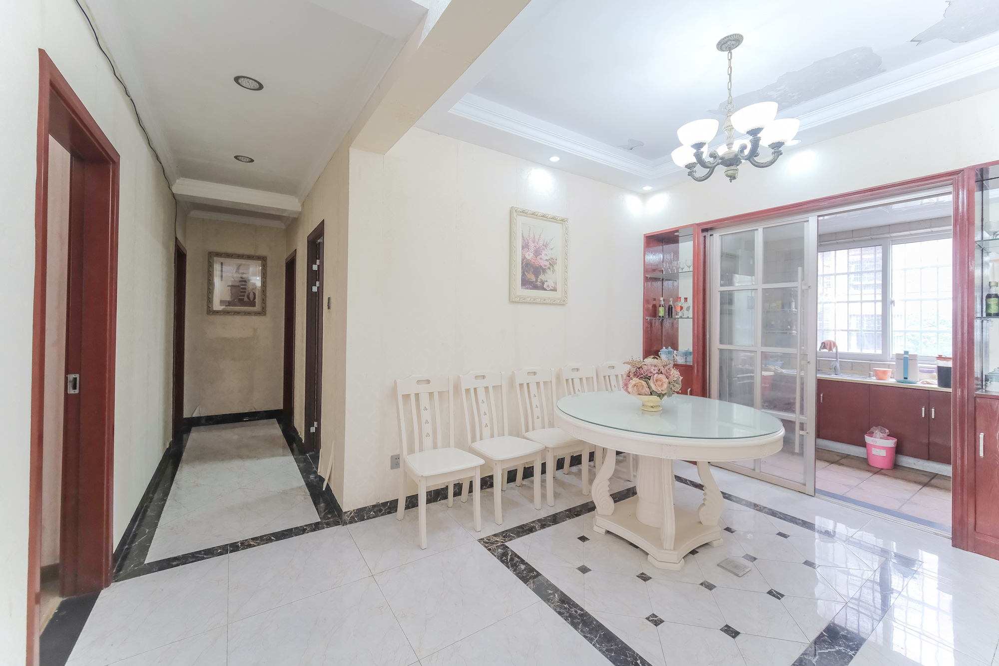 山水湾  3室2厅1卫    78.0万 山水湾  3室2厅1卫    78.0万客厅