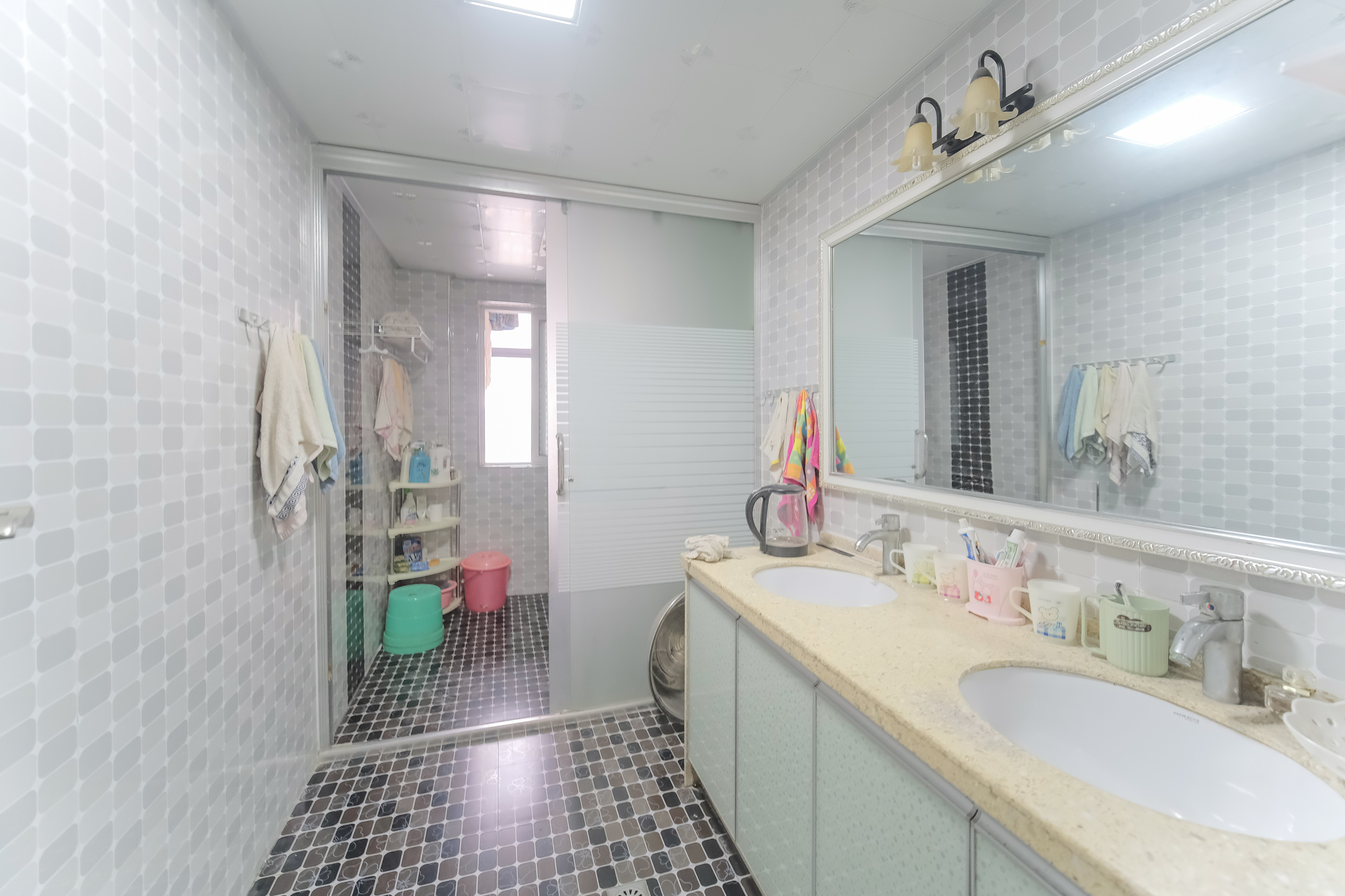 山水湾  3室2厅1卫    78.0万 山水湾  3室2厅1卫    78.0万卫生间