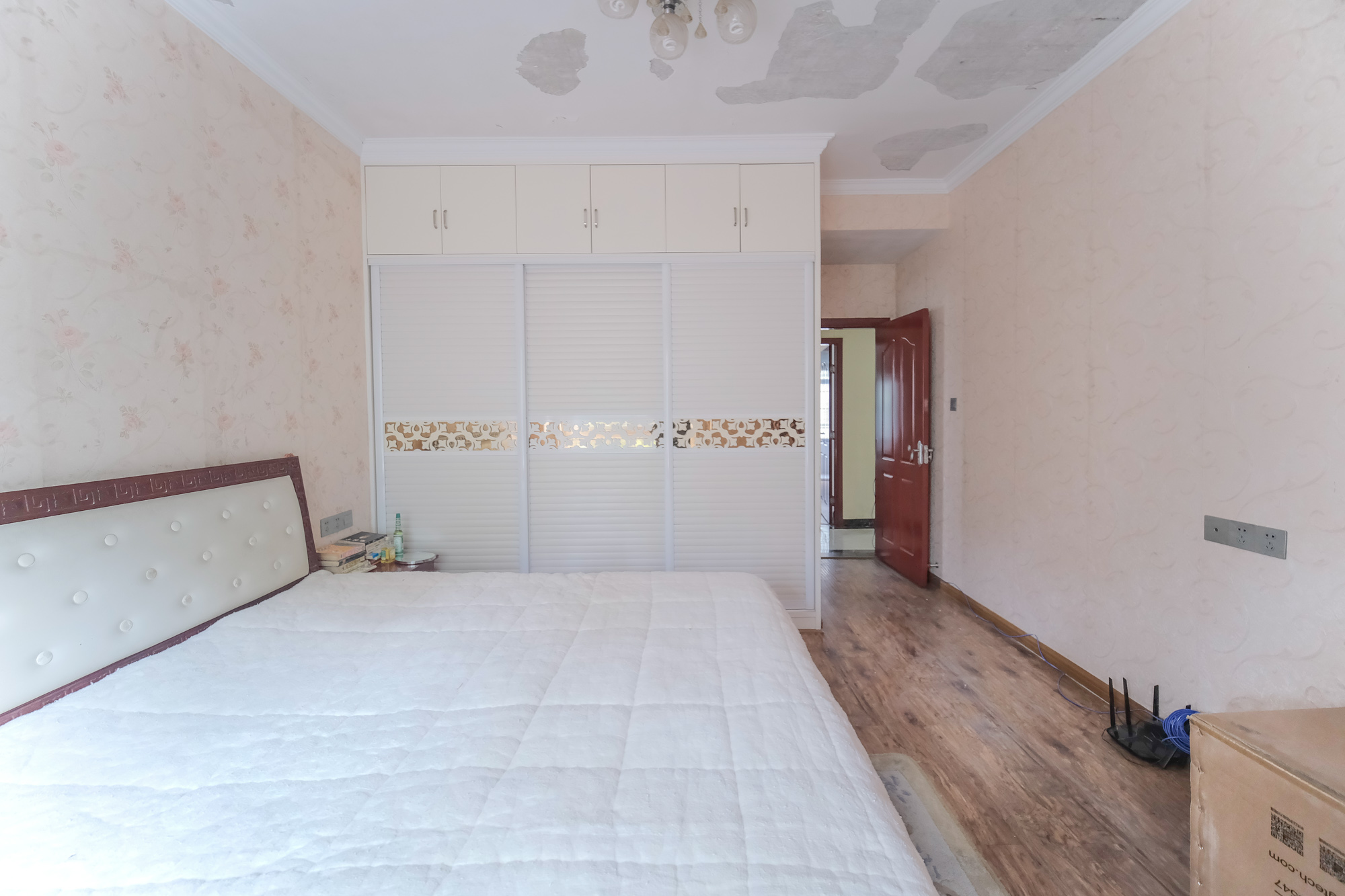 山水湾  3室2厅1卫    78.0万 山水湾  3室2厅1卫    78.0万卧室