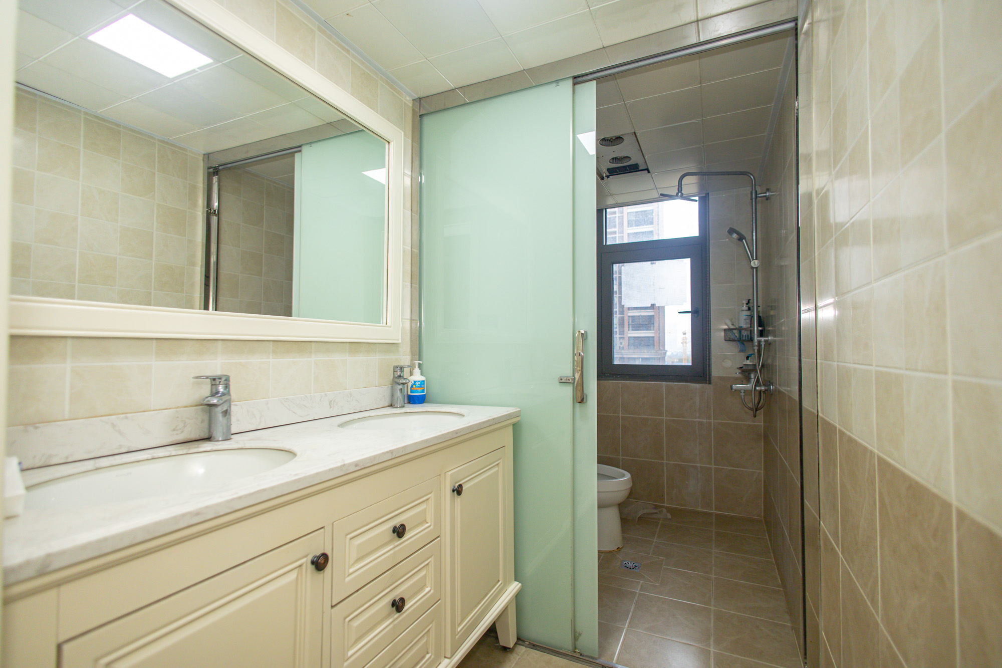 水岸世景  3室2厅2卫    102.0万 水岸世景  3室2厅2卫    102.0万卫生间