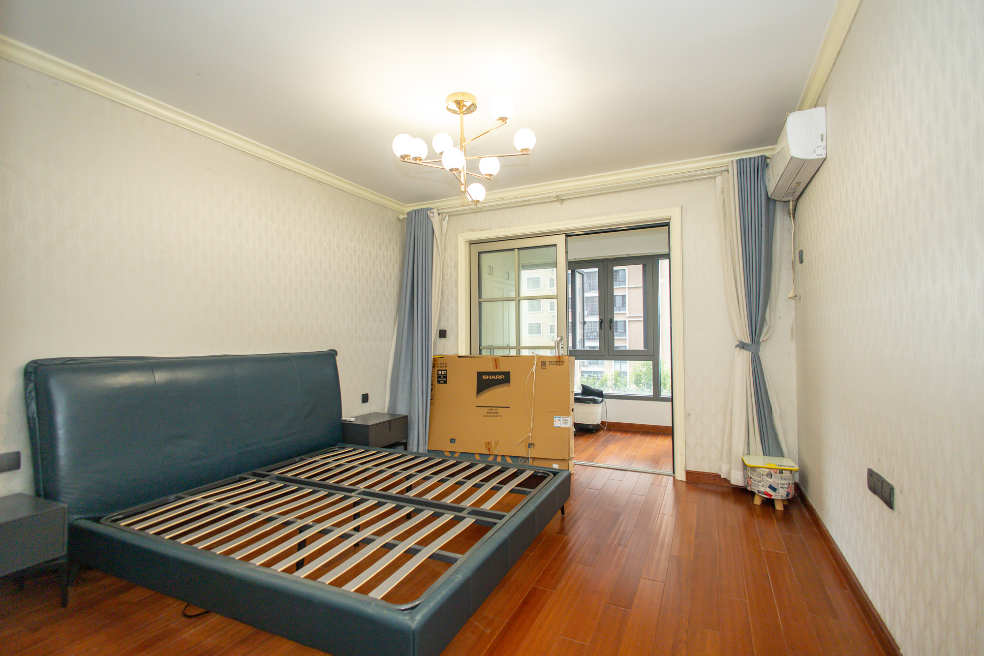 水岸世景  3室2厅2卫    102.0万 水岸世景  3室2厅2卫    102.0万卧室