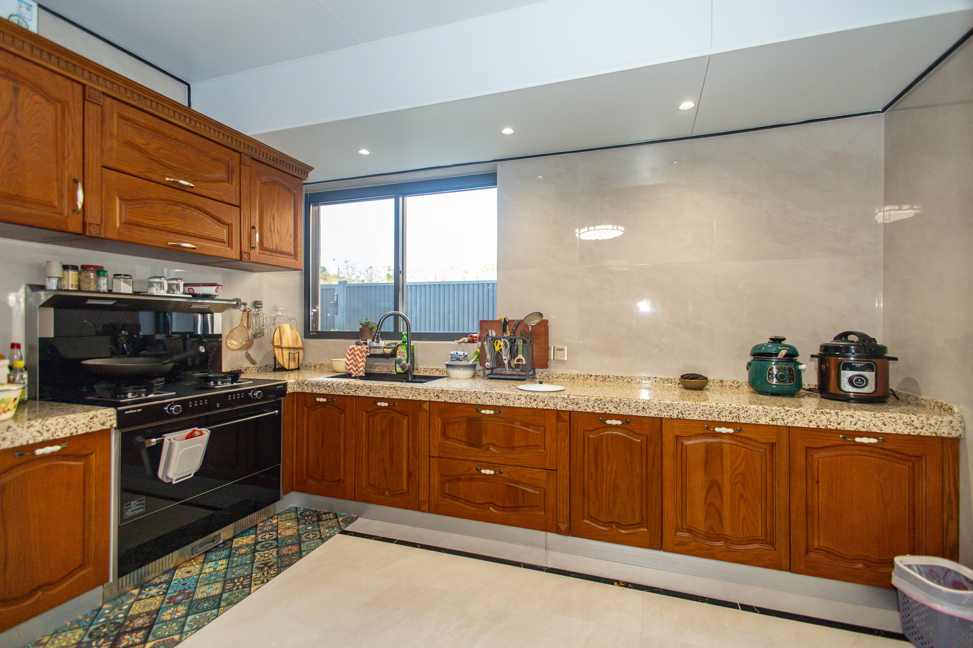 碧桂园威尼斯城 6室2厅3卫 506.0万 碧桂园威尼斯城 6室2厅3卫 506.0万厨房