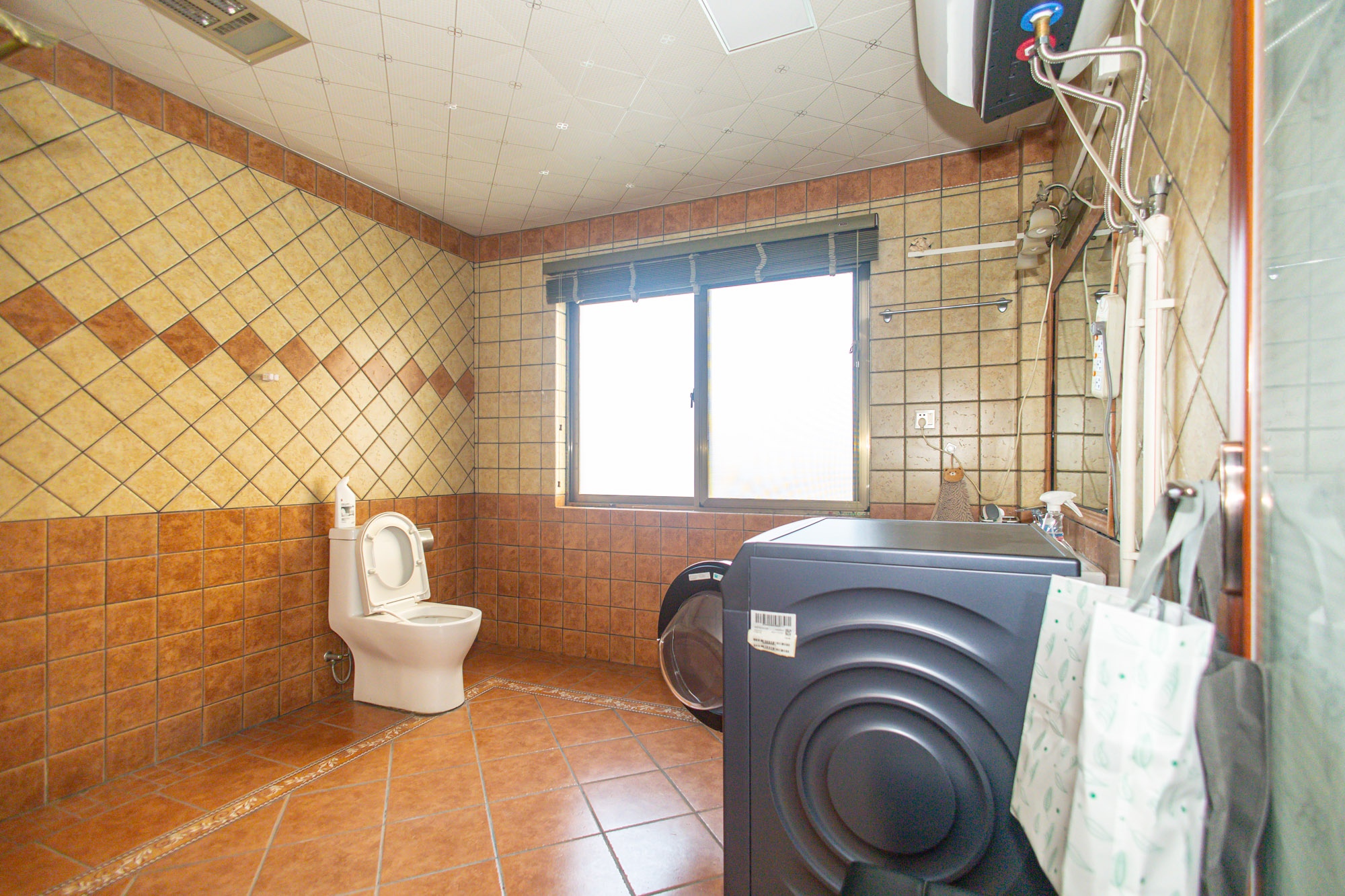 碧桂园威尼斯城 6室2厅3卫 506.0万 碧桂园威尼斯城 6室2厅3卫 506.0万卫生间