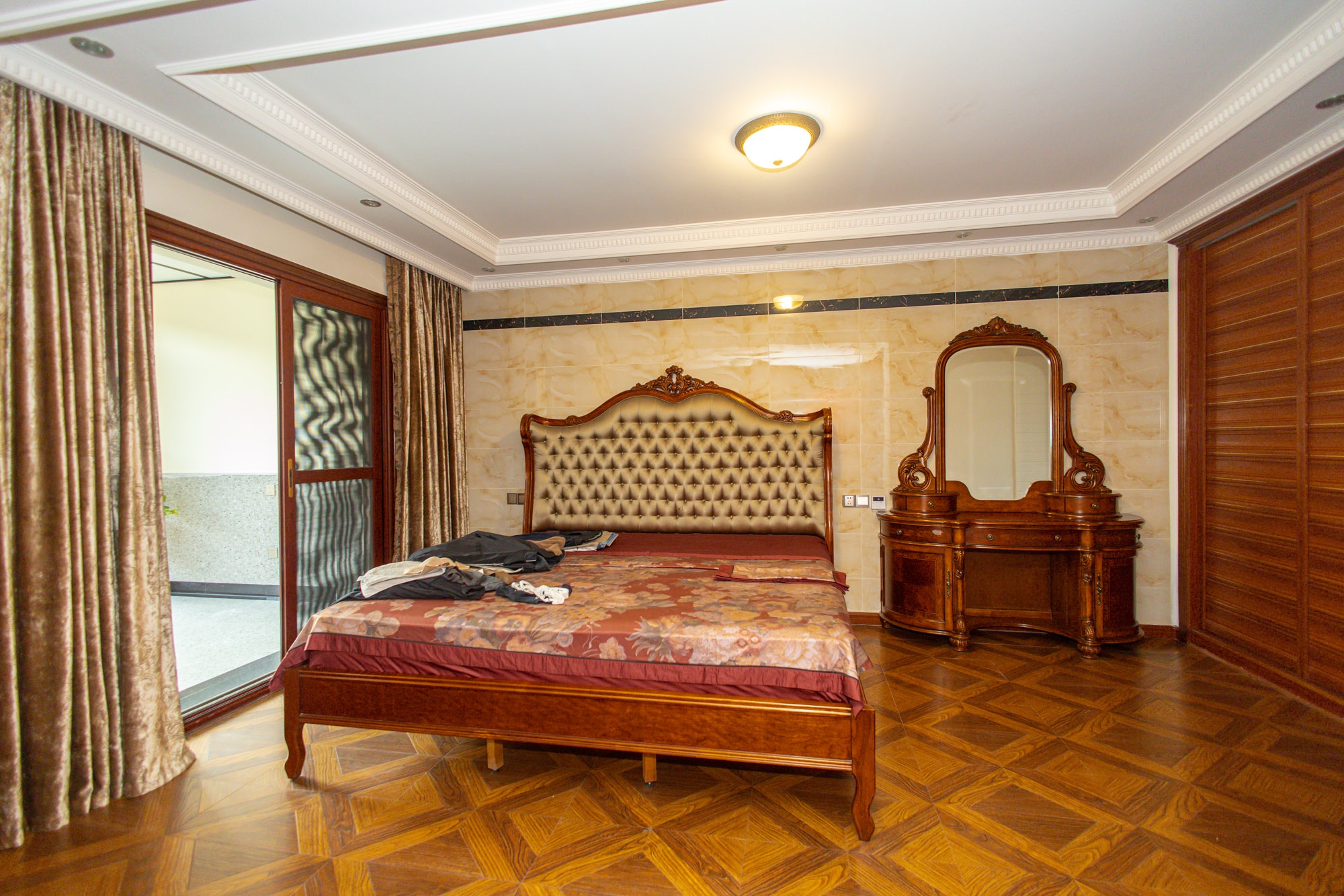 碧桂园威尼斯城 6室2厅3卫 506.0万 碧桂园威尼斯城 6室2厅3卫 506.0万卧室