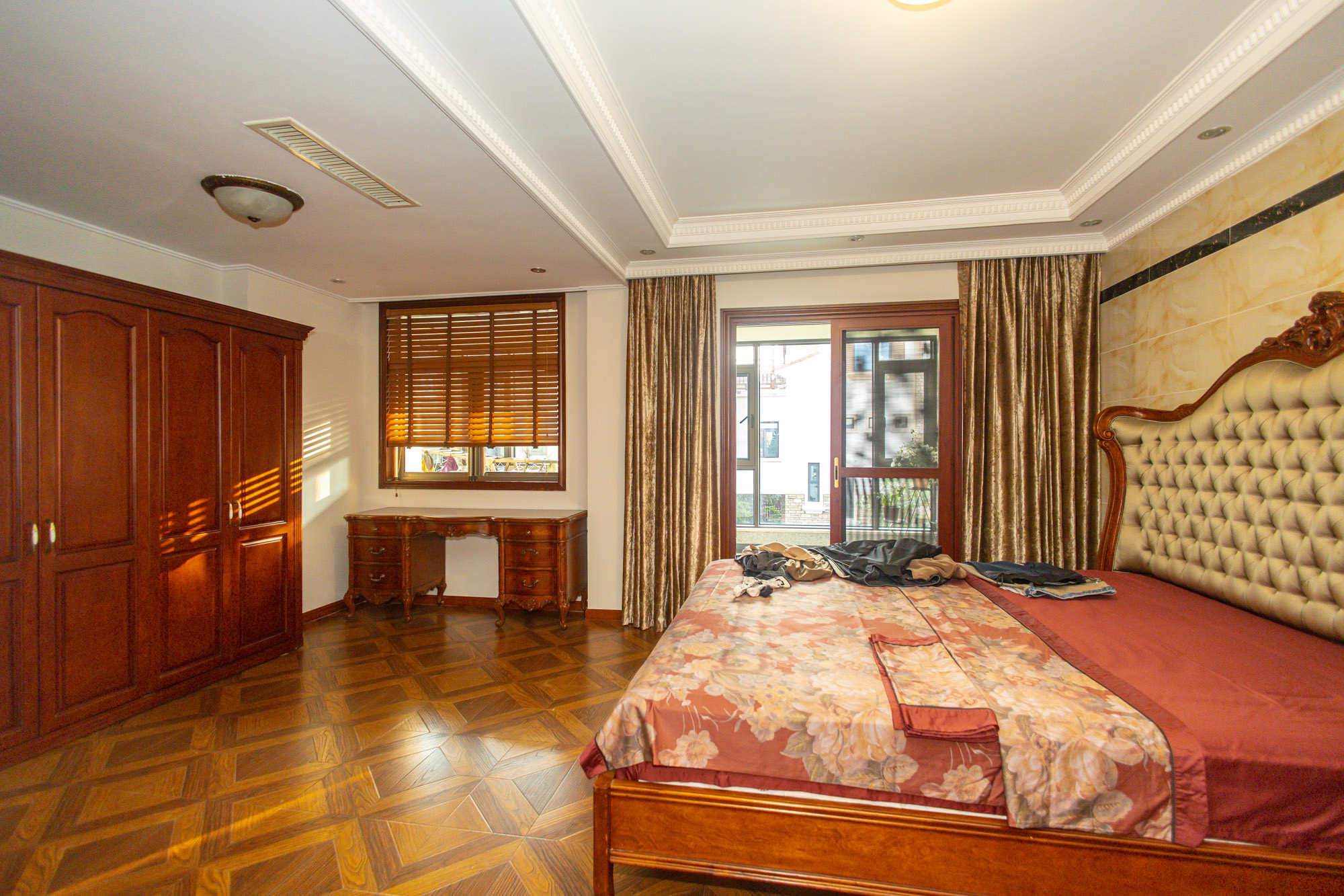 碧桂园威尼斯城 6室2厅3卫 506.0万 碧桂园威尼斯城 6室2厅3卫 506.0万卧室