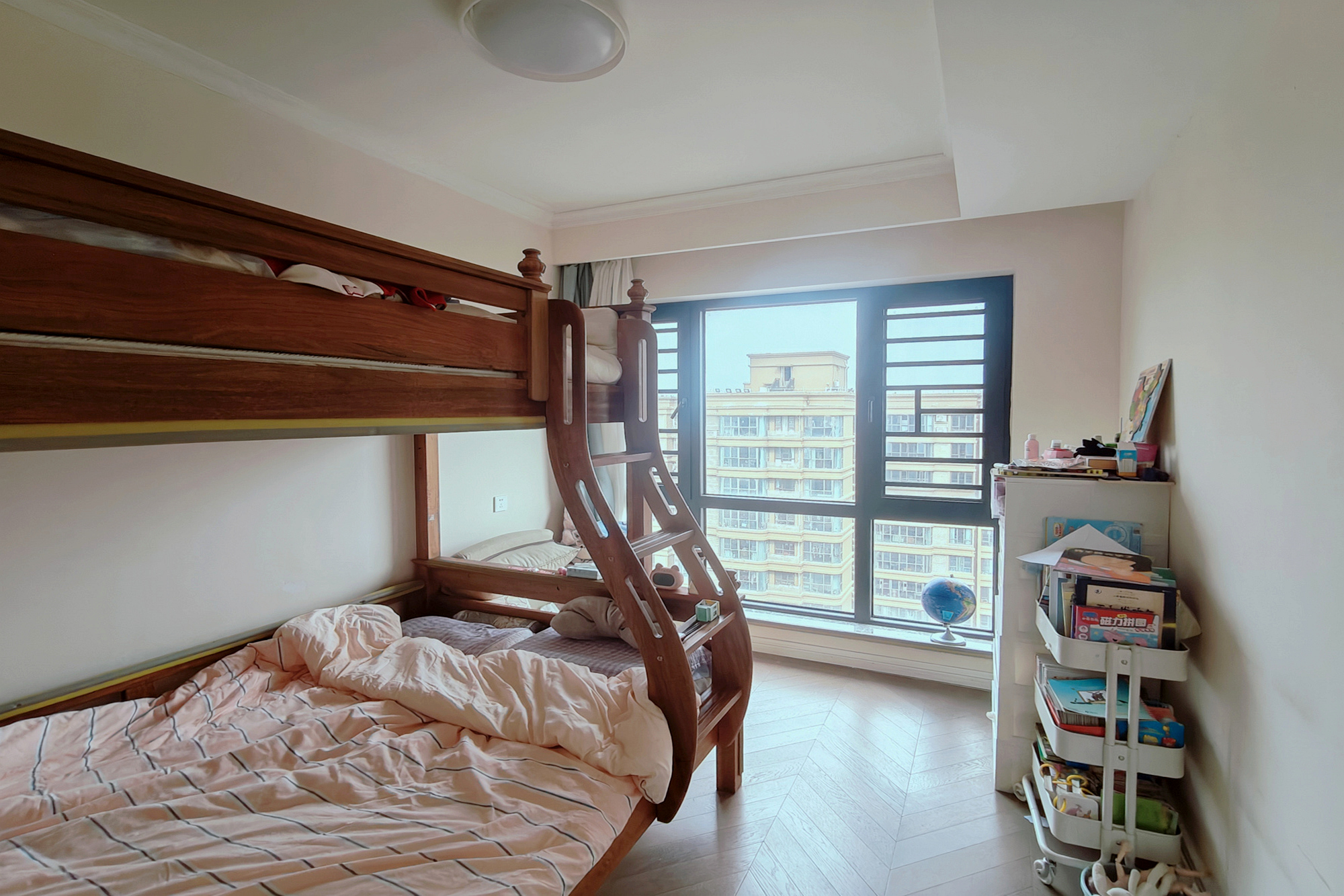 润和美郡(润和紫郡五期) 4室2厅2卫 107.0万 润和美郡(润和紫郡五期) 4室2厅2卫 107.0万卧室