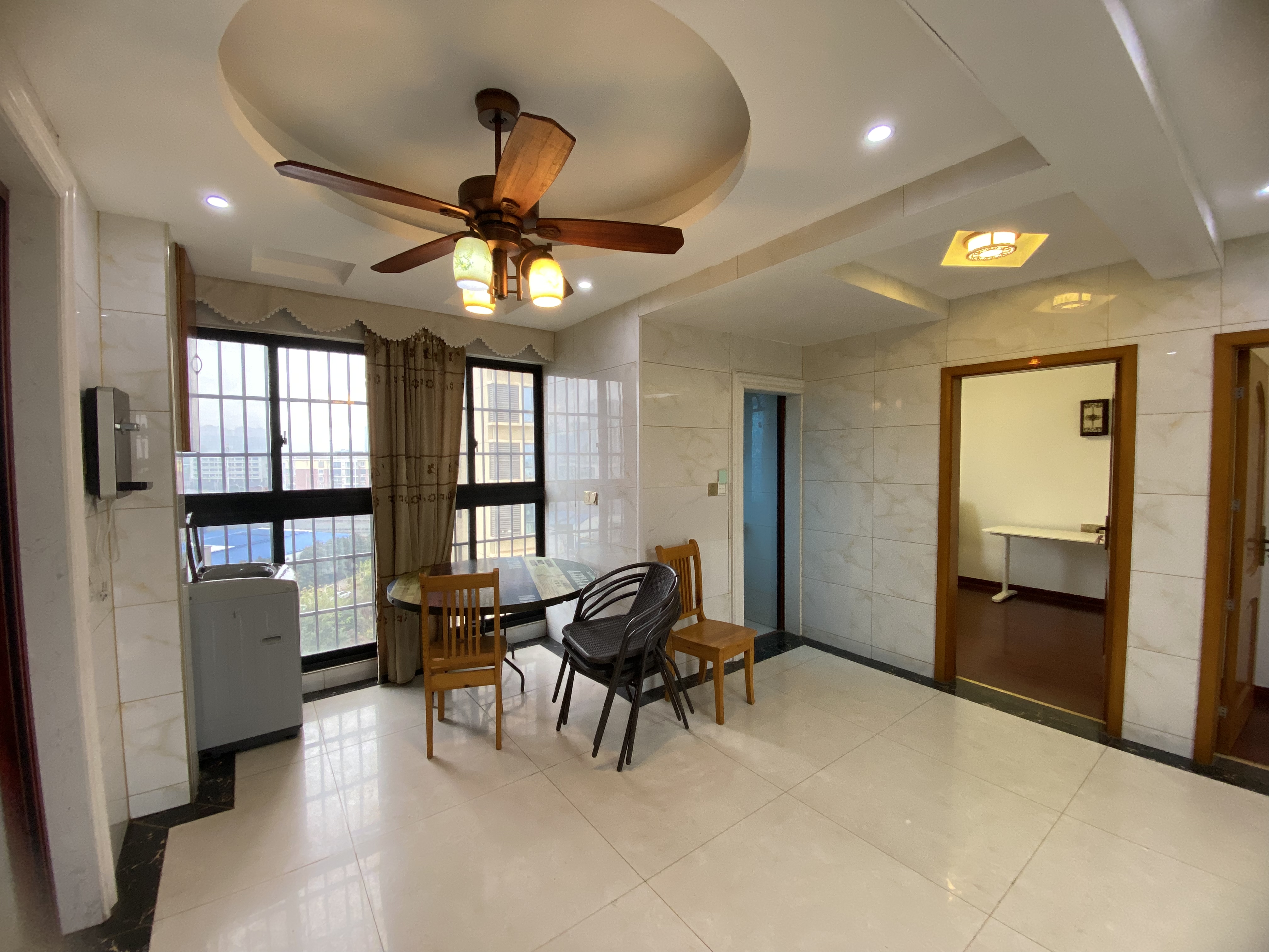 德惠雅苑(众星湘港公馆) 3室1厅1卫 2200.0元/月 德惠雅苑(众星湘港公馆) 3室1厅1卫 2200.0元/月室内图