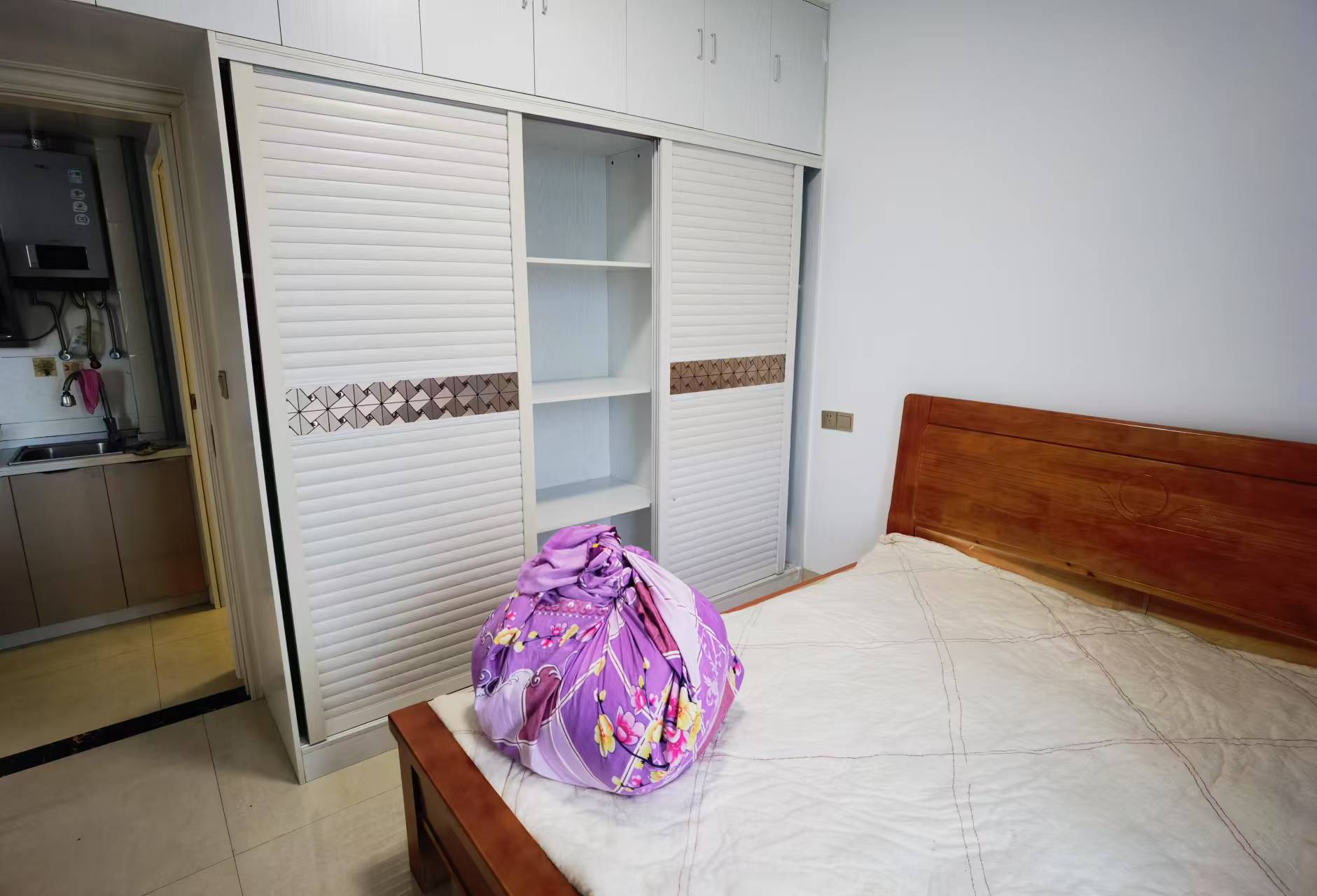 新都汇 1室1厅1卫 1300.0元/月 新都汇 1室1厅1卫 1300.0元/月室内图