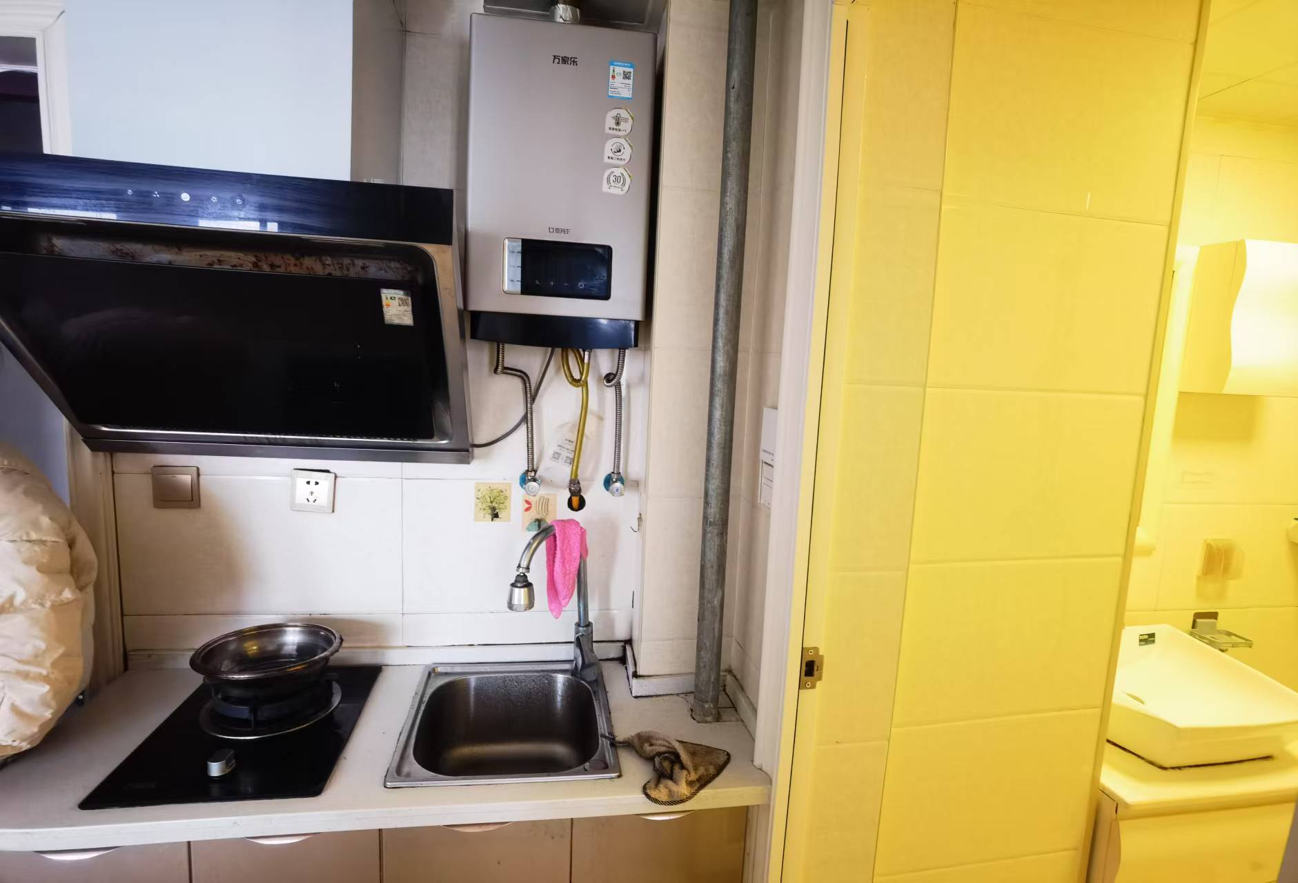 新都汇 1室1厅1卫 1300.0元/月 新都汇 1室1厅1卫 1300.0元/月室内图