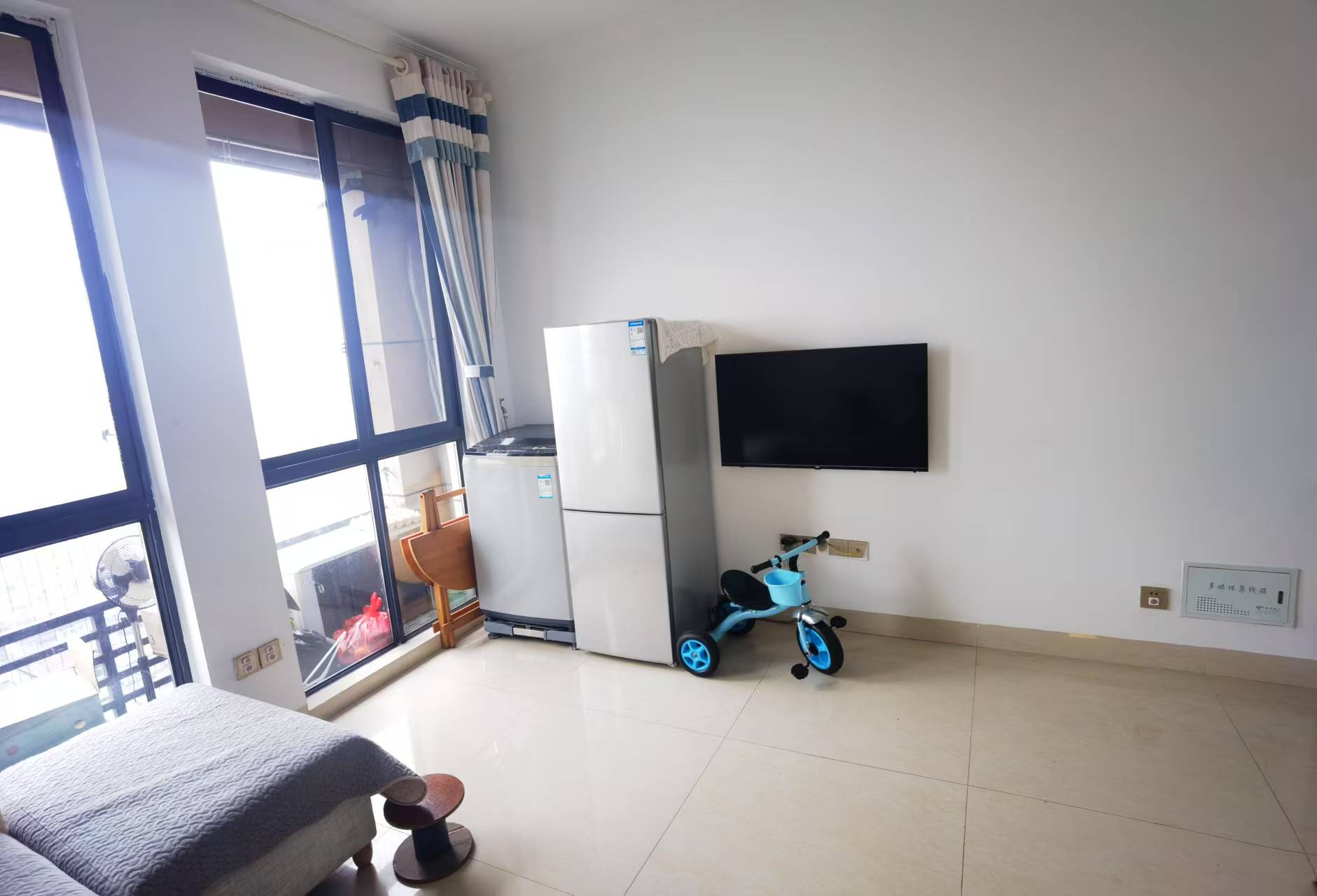 新都汇 1室1厅1卫 1300.0元/月 新都汇 1室1厅1卫 1300.0元/月室内图