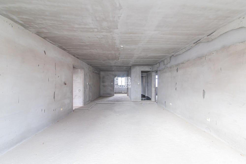 山水嘉园  5室2厅2卫    100.0万