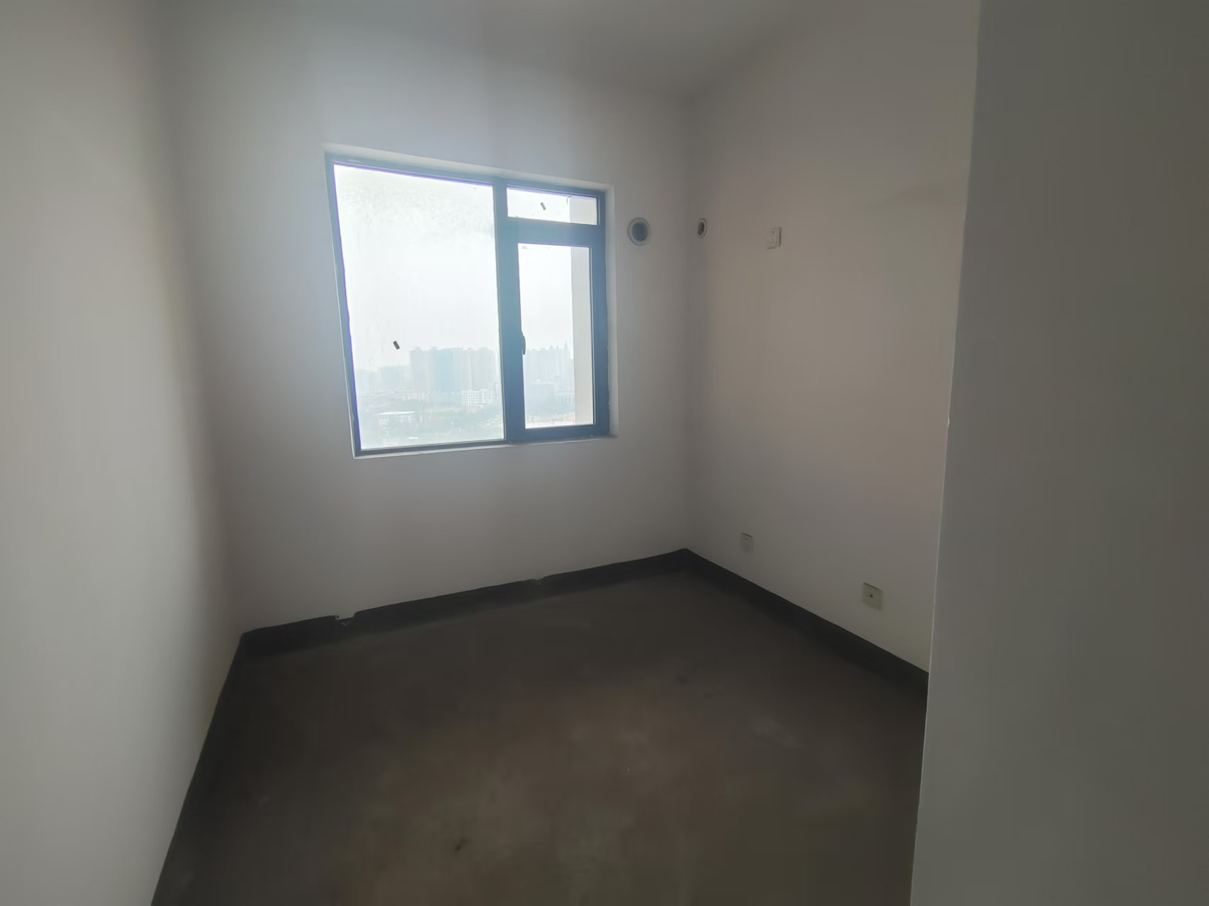 流金岁月-华晨国际 5室2厅3卫 108.0万 流金岁月-华晨国际 5室2厅3卫 108.0万室内图