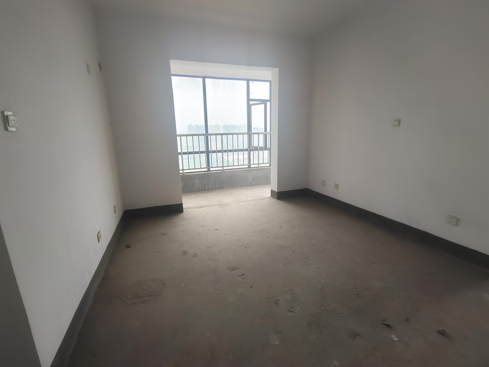 流金岁月-华晨国际 5室2厅3卫 108.0万 流金岁月-华晨国际 5室2厅3卫 108.0万室内图