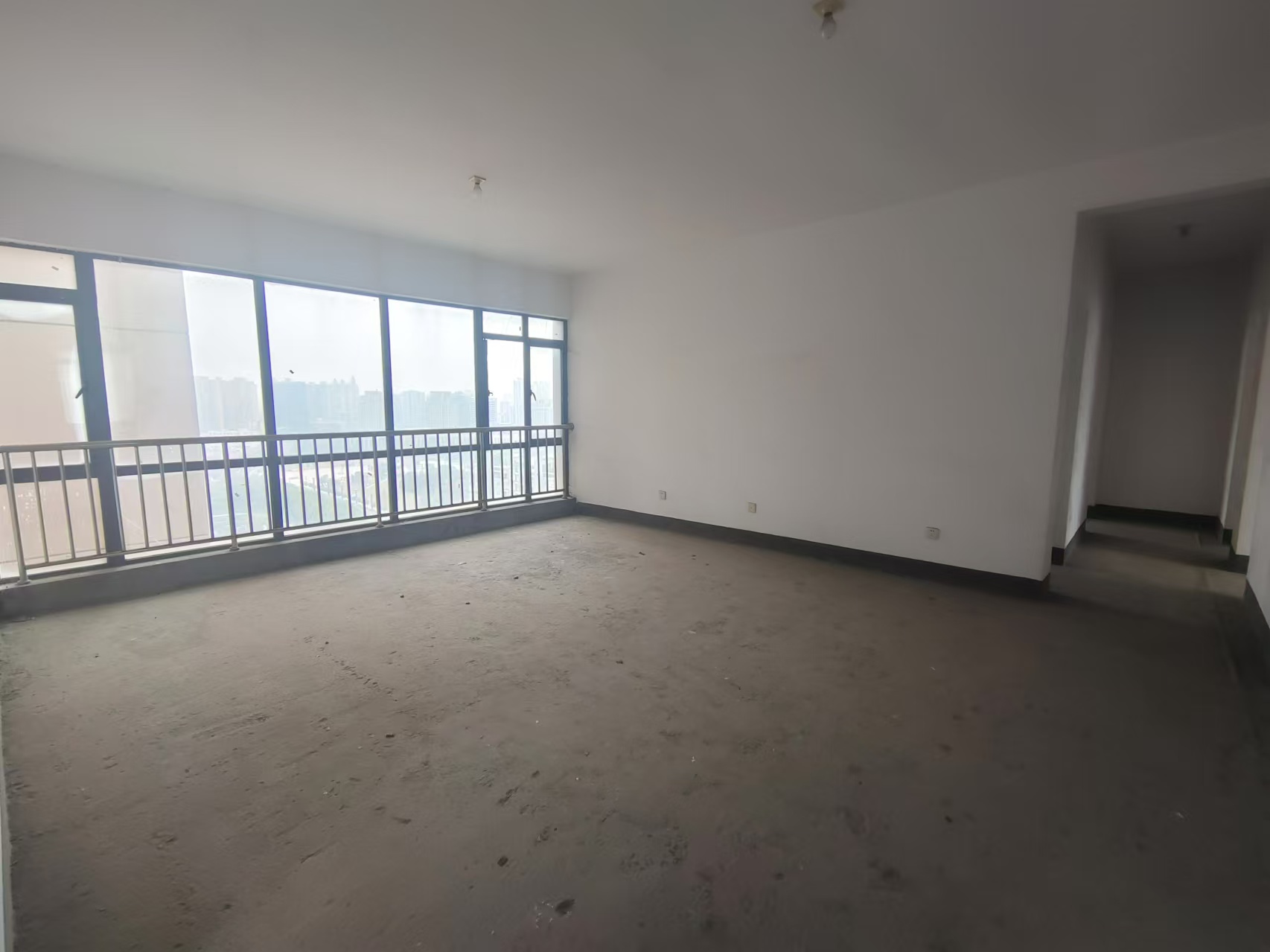 流金岁月-华晨国际 5室2厅3卫 108.0万 流金岁月-华晨国际 5室2厅3卫 108.0万室内图