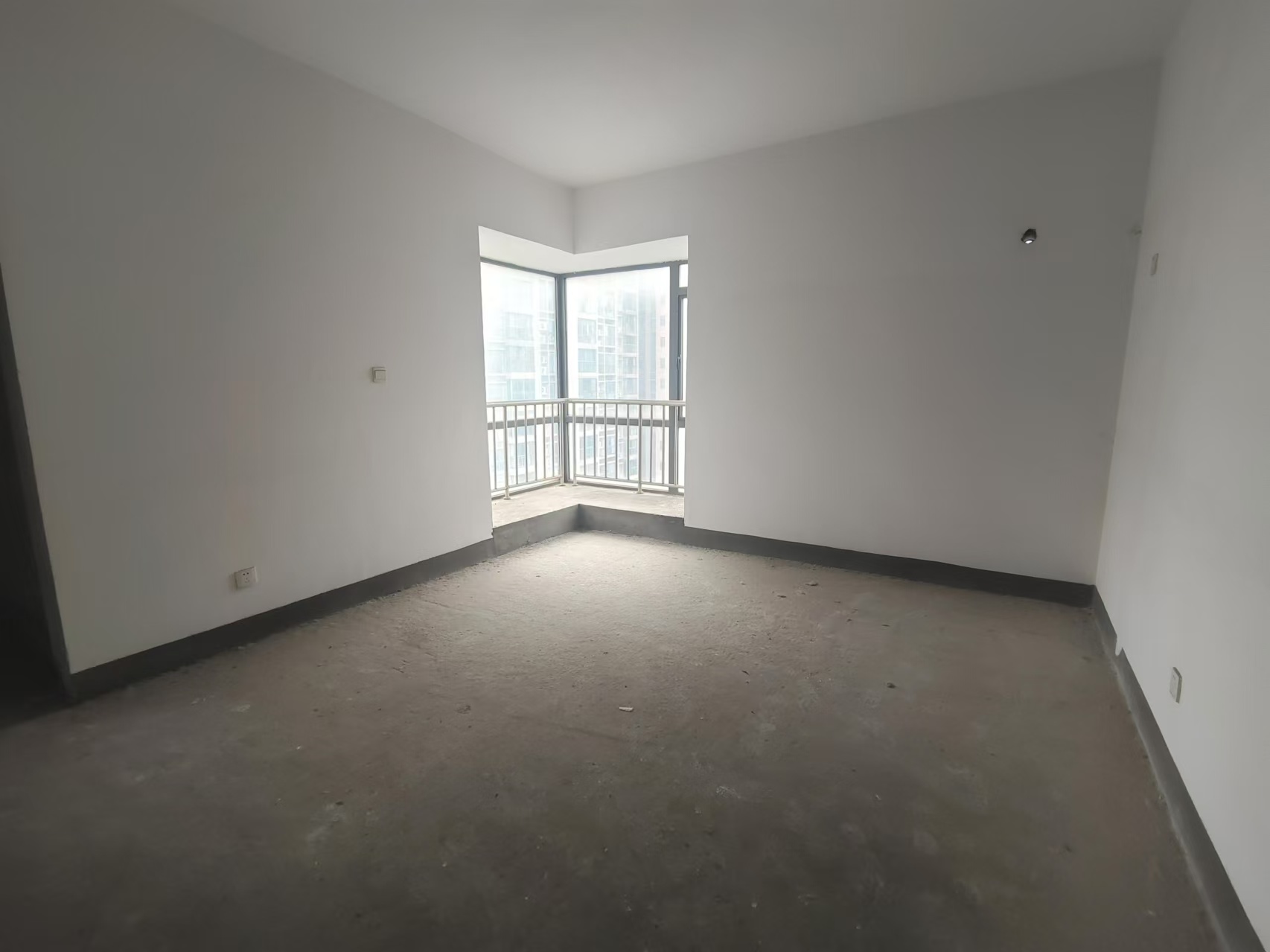 流金岁月-华晨国际 5室2厅3卫 108.0万 流金岁月-华晨国际 5室2厅3卫 108.0万室内图