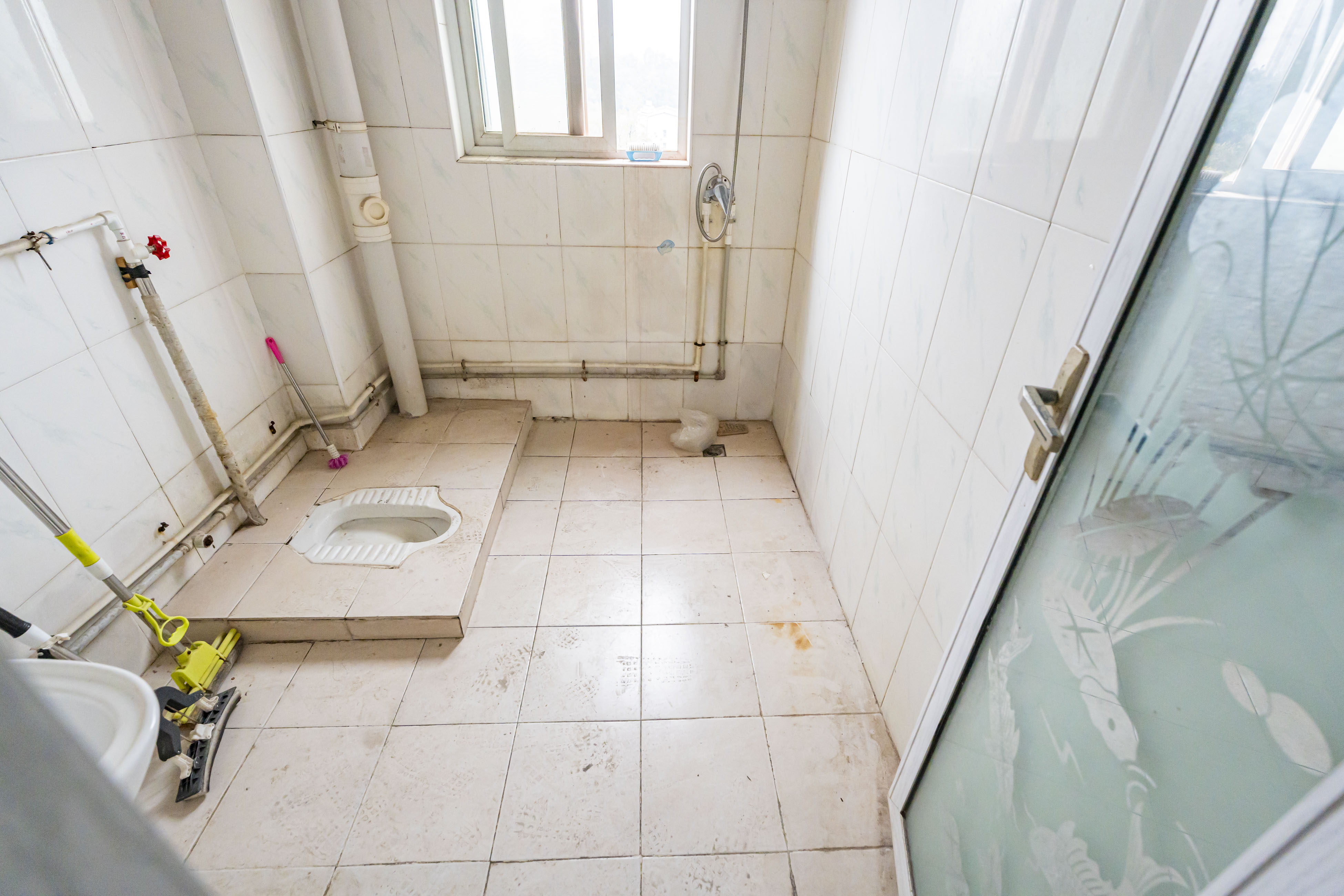 学府华庭  5室2厅1卫    128.0万 学府华庭  5室2厅1卫    128.0万卫生间