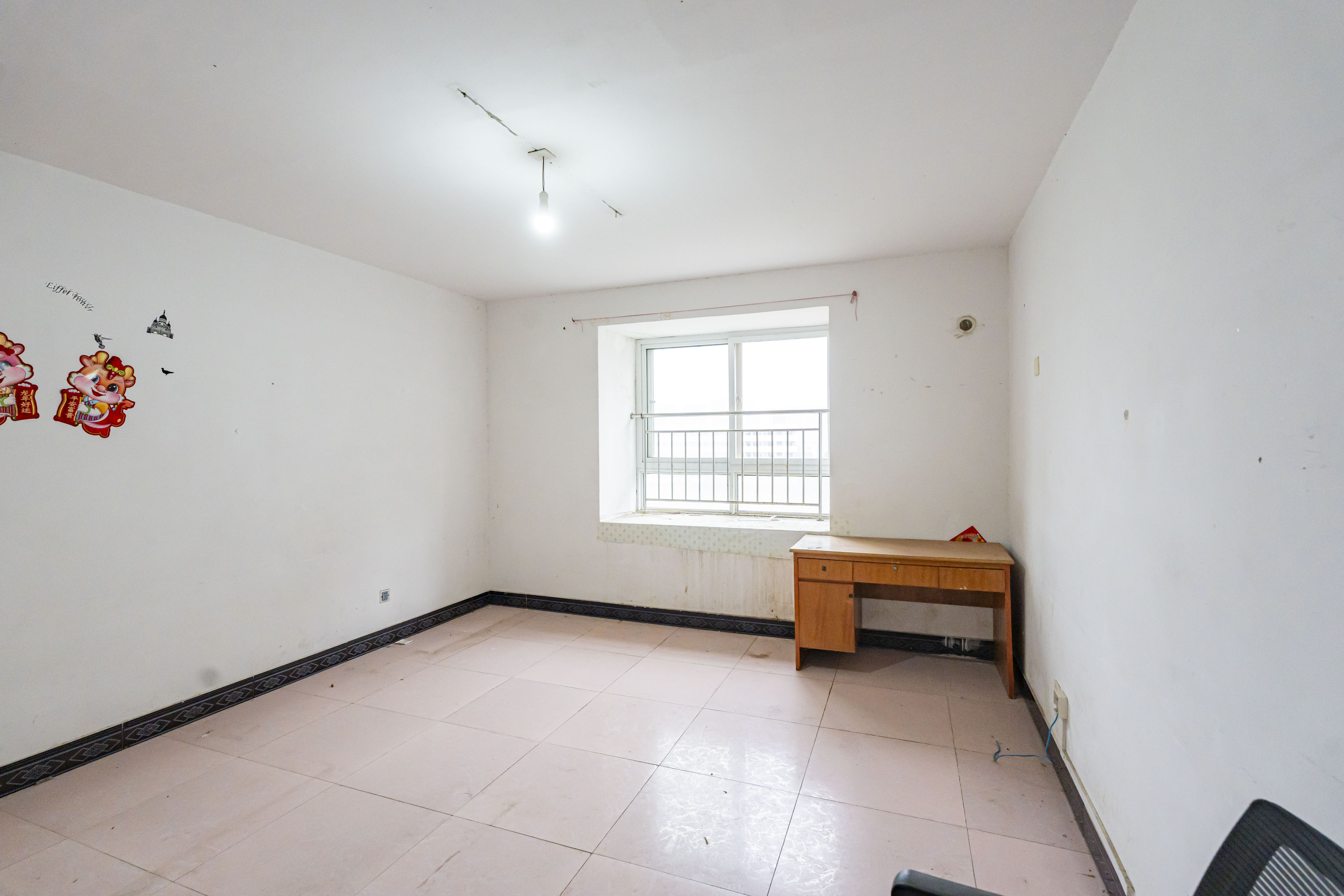 学府华庭  5室2厅1卫    128.0万 学府华庭  5室2厅1卫    128.0万卧室