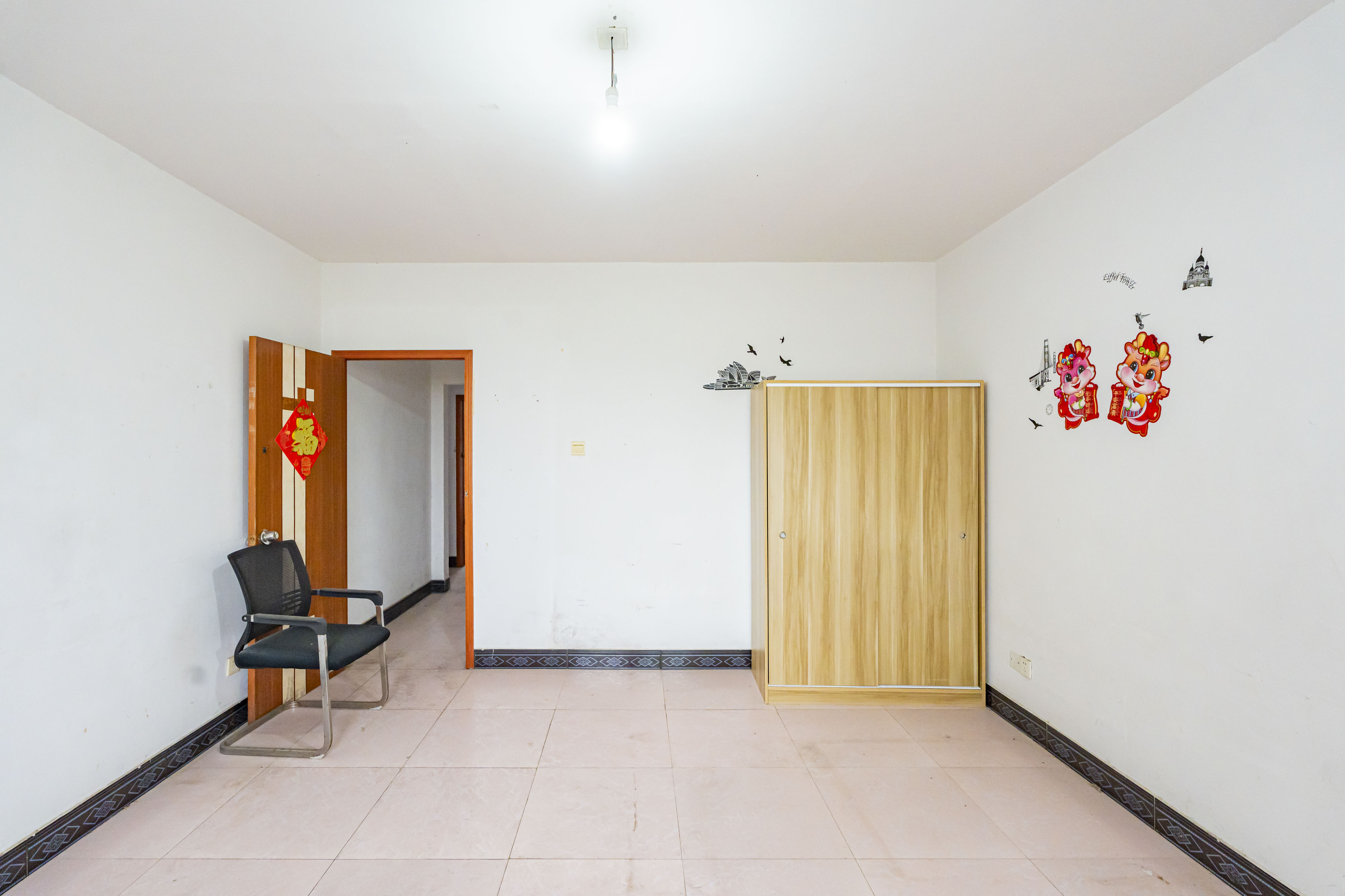 学府华庭  5室2厅1卫    128.0万 学府华庭  5室2厅1卫    128.0万卧室