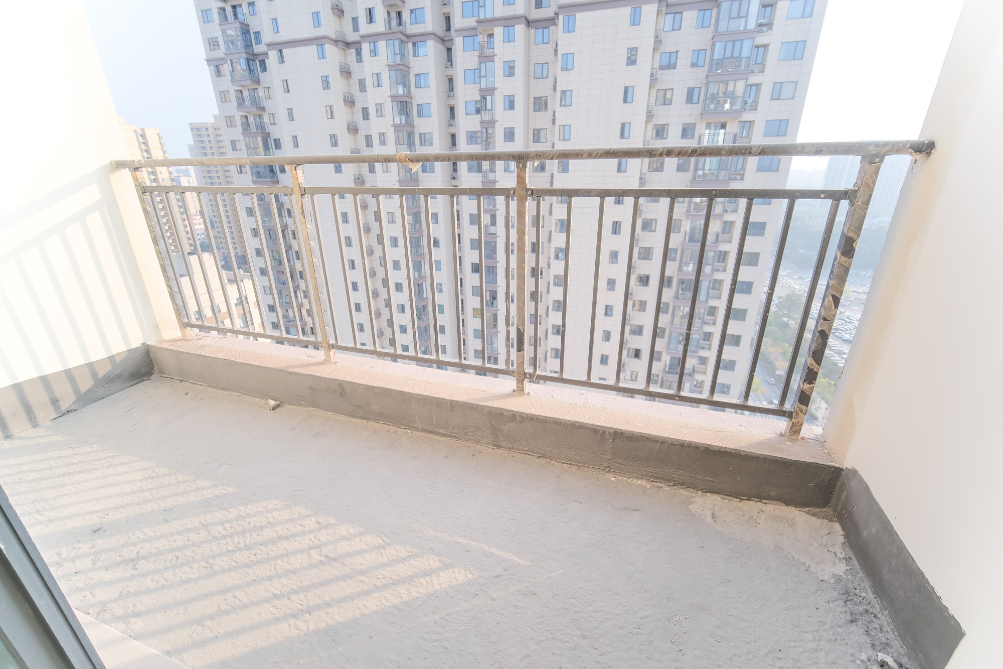 永宏万家里  3室2厅2卫   98.00万阳台