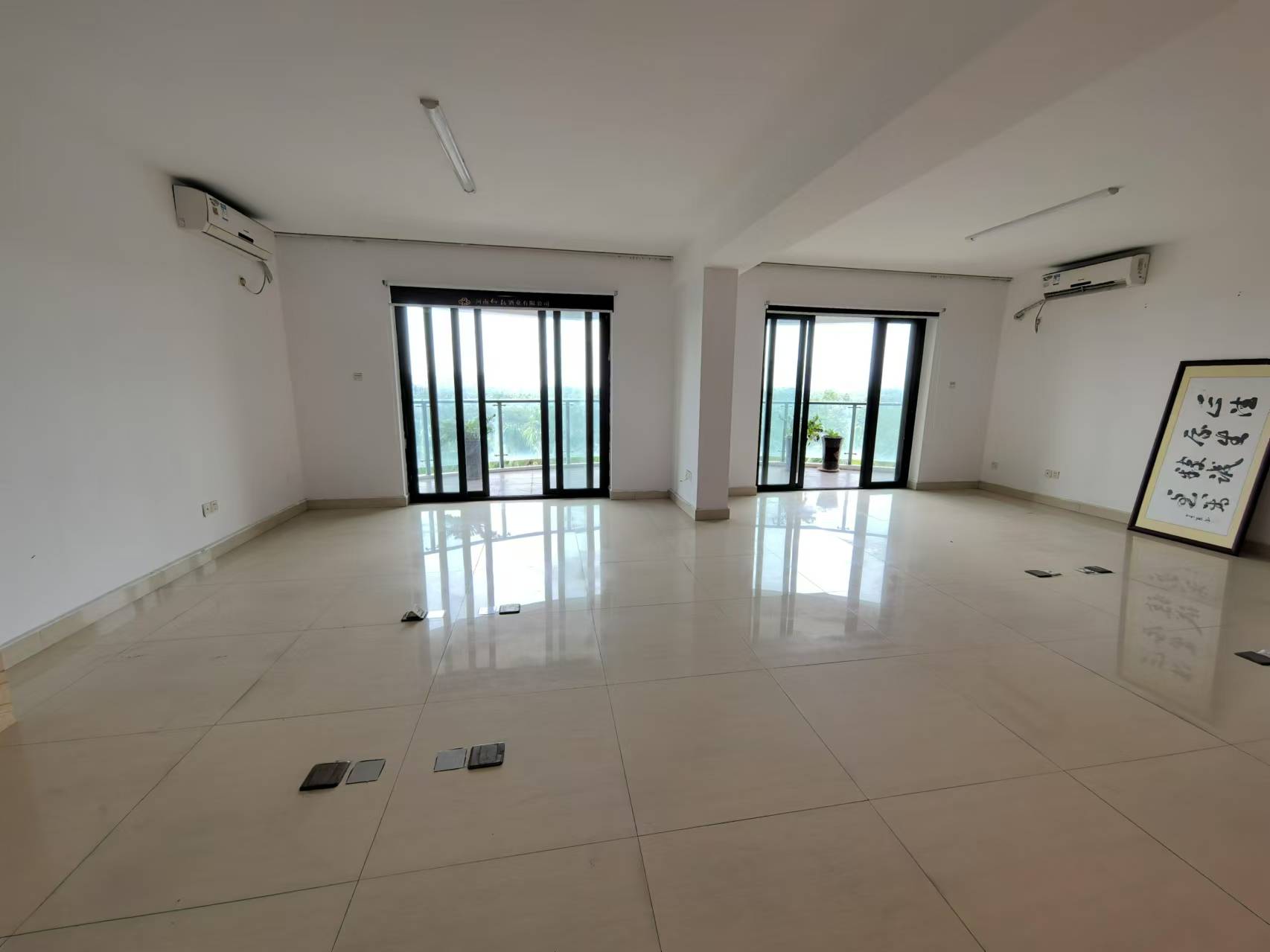 宝华海景 7室2厅2卫 9000.0元/月 宝华海景 7室2厅2卫 9000.0元/月室内图