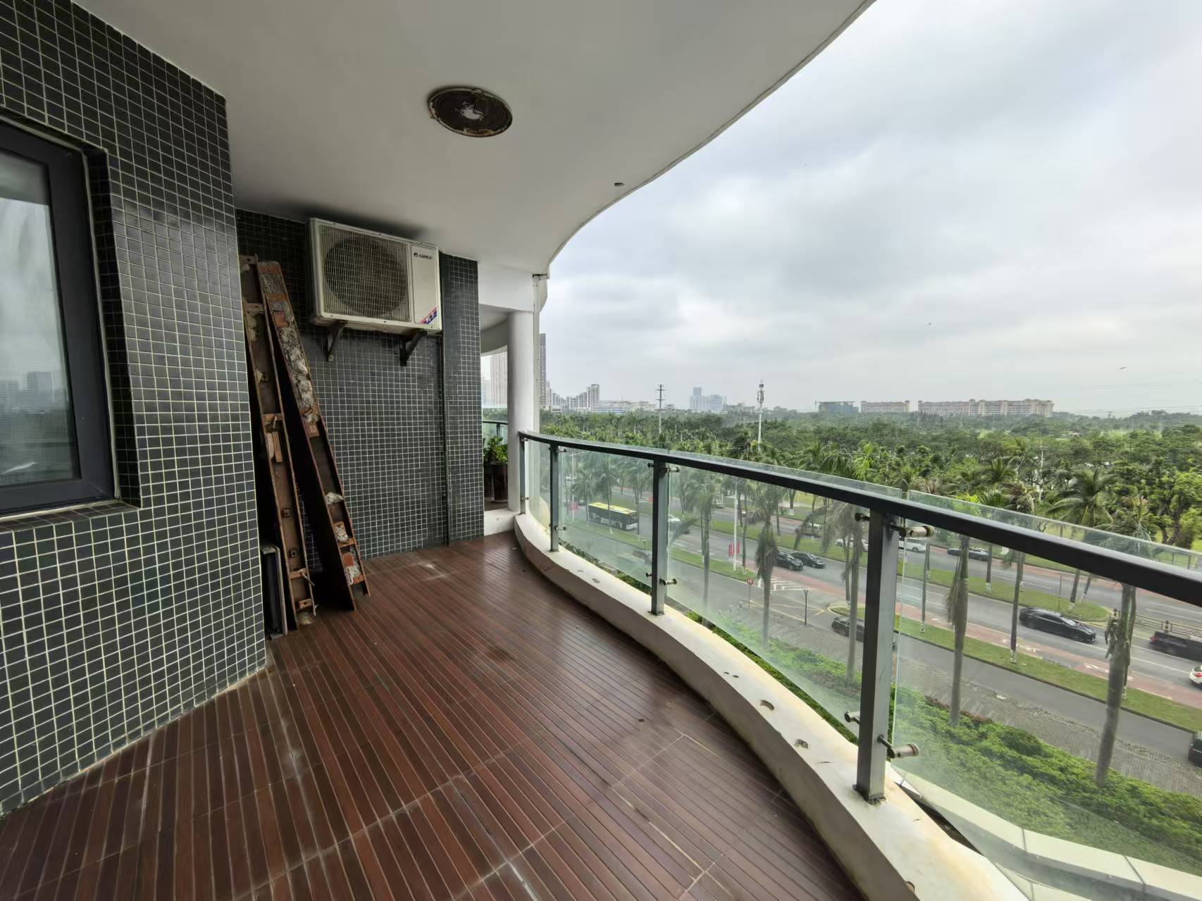 宝华海景 7室2厅2卫 9000.0元/月 宝华海景 7室2厅2卫 9000.0元/月室内图