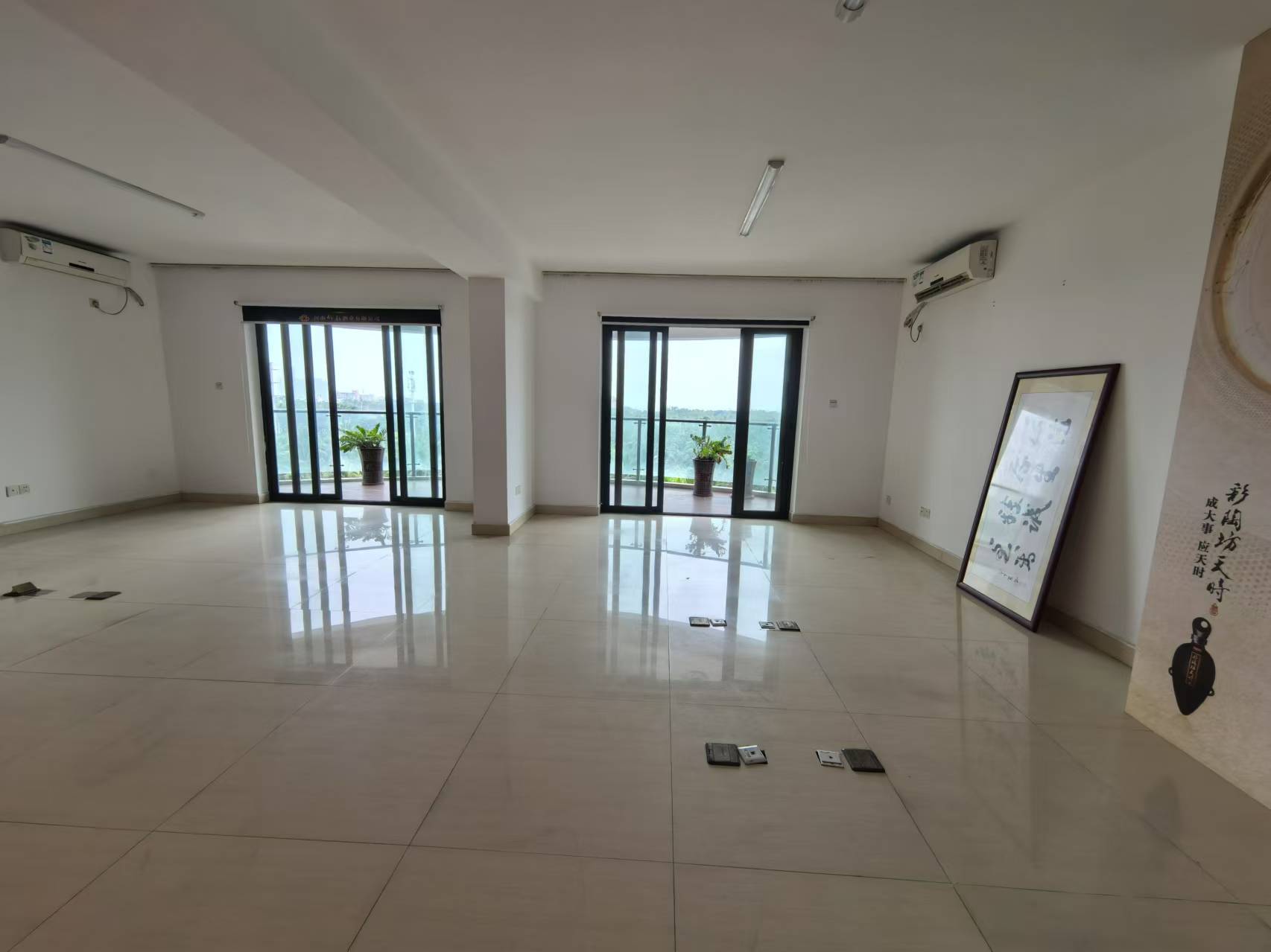 宝华海景 7室2厅2卫 9000.0元/月 宝华海景 7室2厅2卫 9000.0元/月室内图