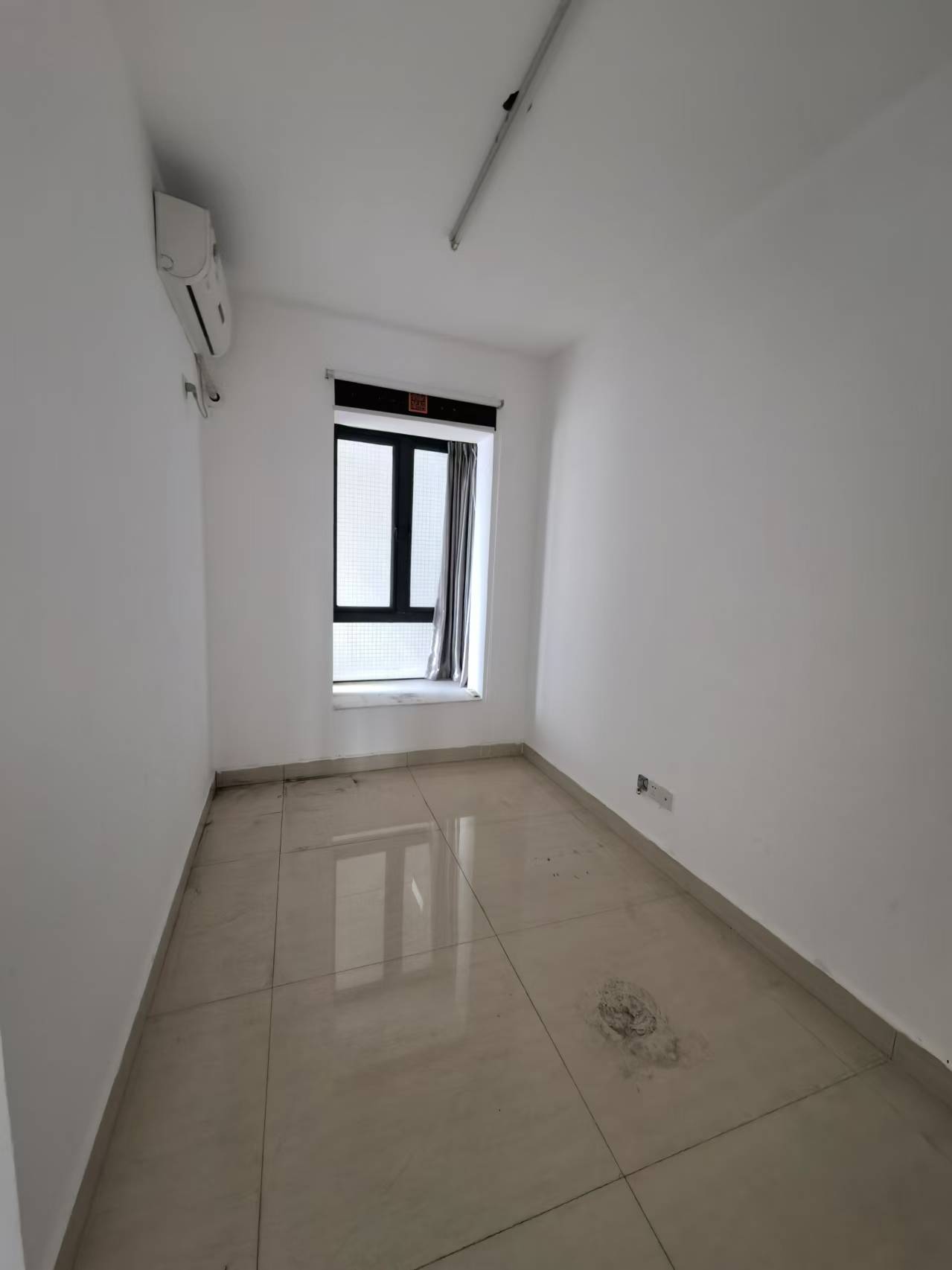 宝华海景 7室2厅2卫 9000.0元/月 宝华海景 7室2厅2卫 9000.0元/月室内图