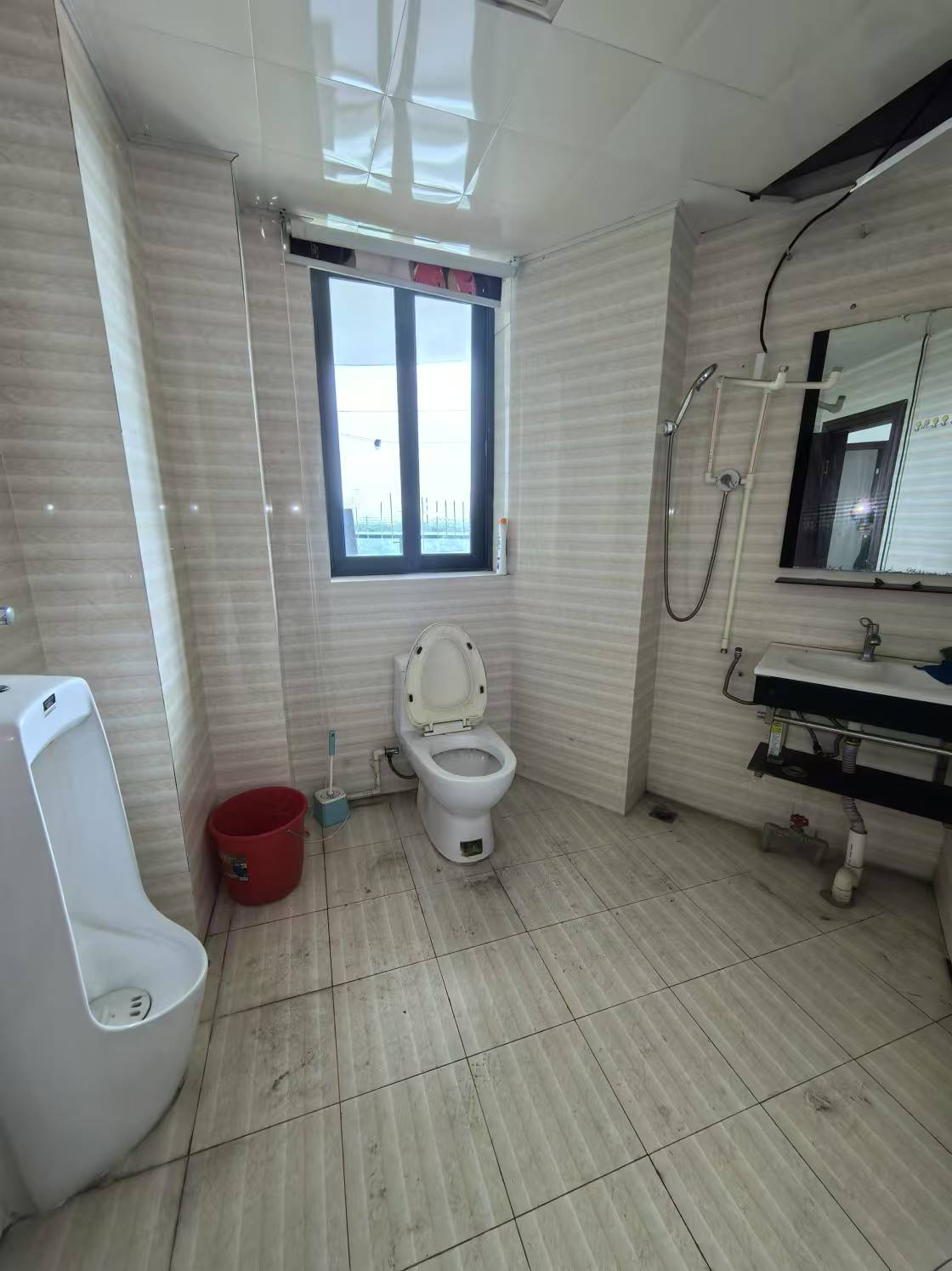 宝华海景 7室2厅2卫 9000.0元/月 宝华海景 7室2厅2卫 9000.0元/月室内图