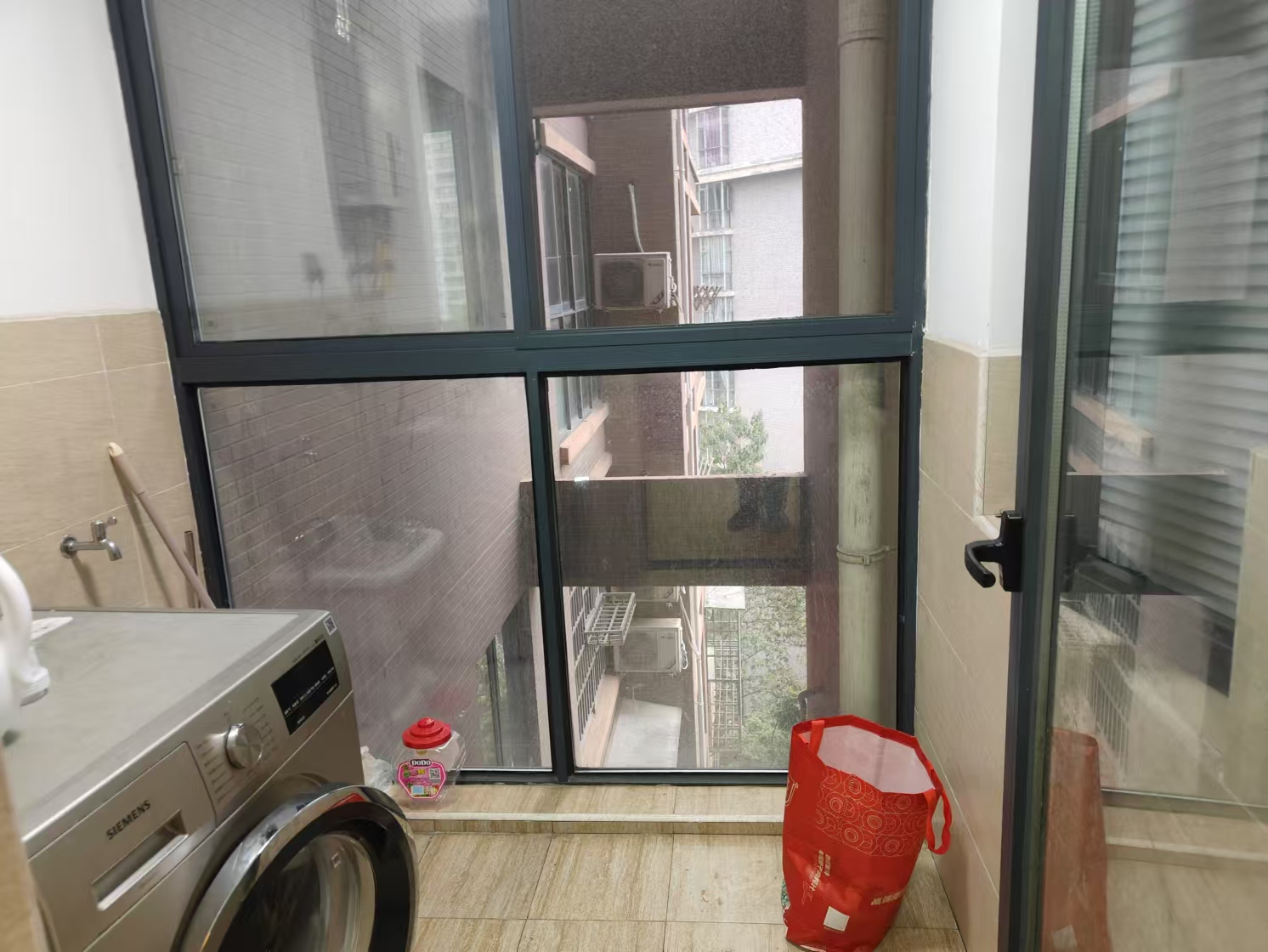 山水誉峰  3室2厅1卫    3200.0元/月室内图