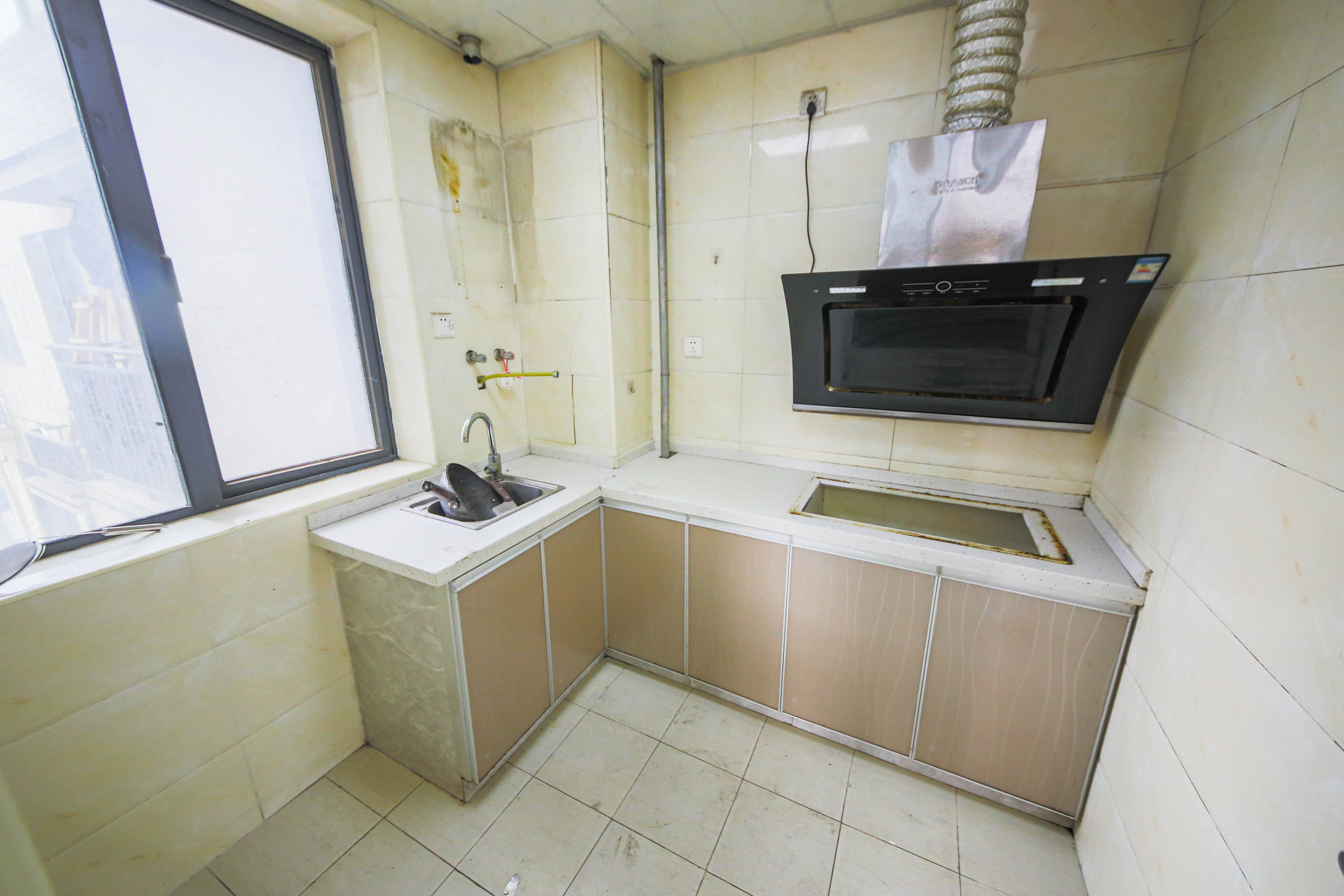 丽水熙园  3室2厅1卫    90.0万 丽水熙园  3室2厅1卫    90.0万厨房