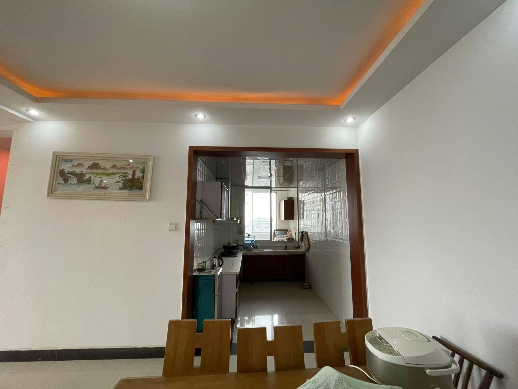 昌富城上城  3室2厅1卫    2000.0元/月 昌富城上城  3室2厅1卫    2000.0元/月室内图