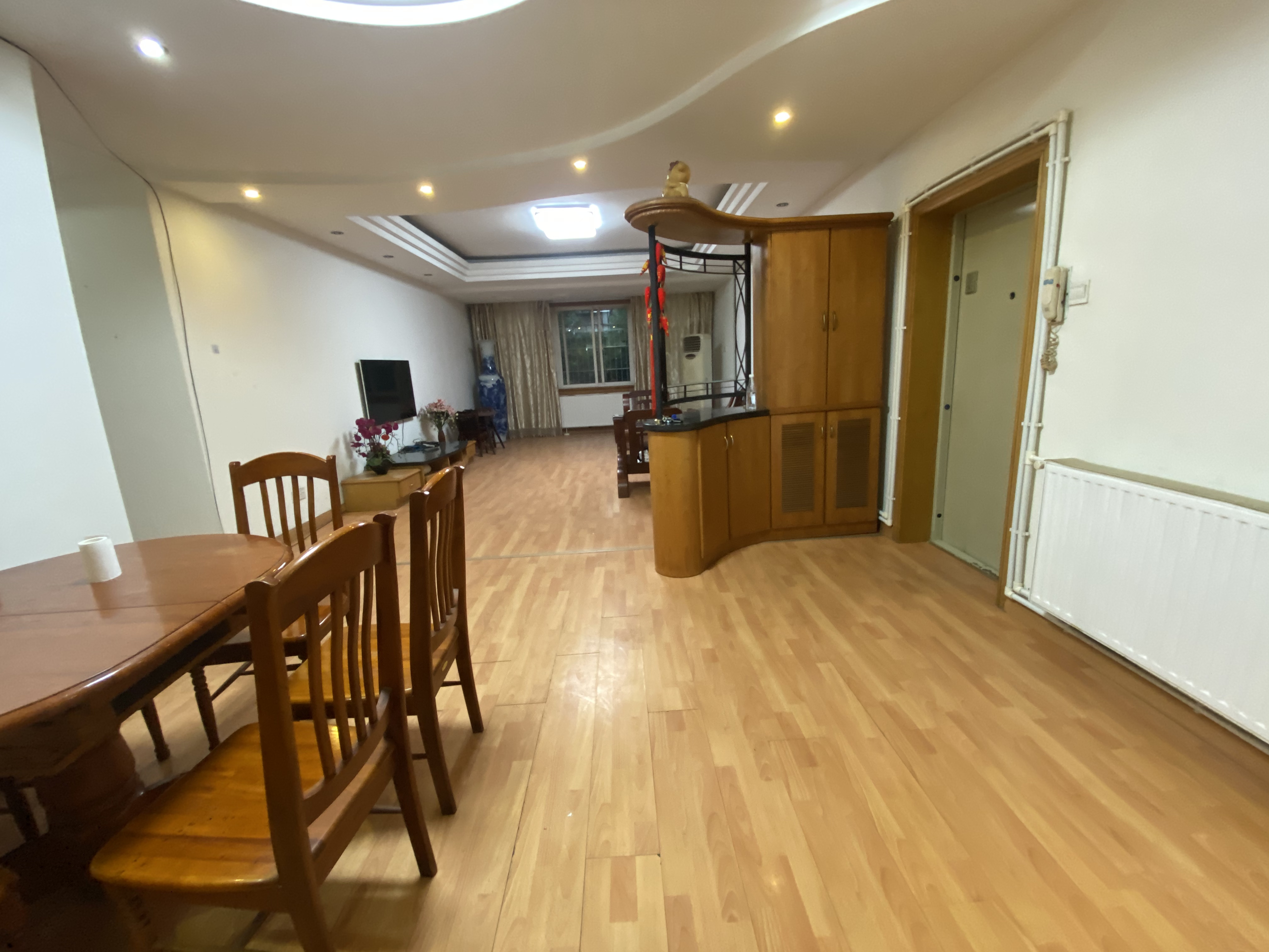 众立小区  4室2厅2卫   3000.00元/月室内图