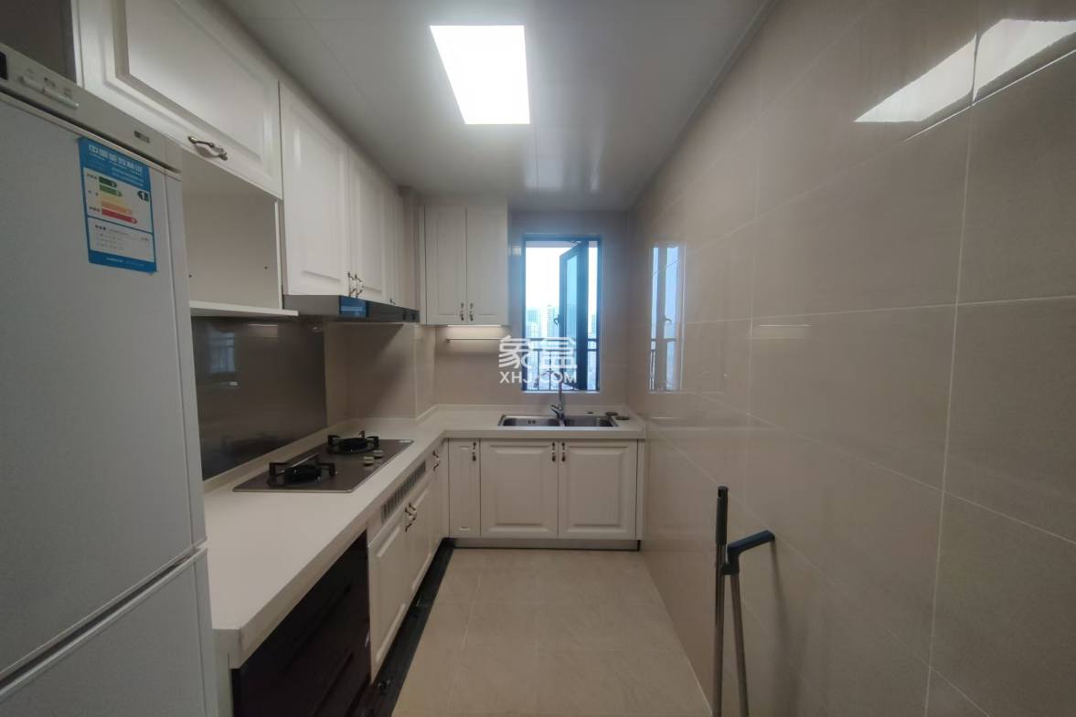 恒大华府  3室2厅2卫    2000.0元/月 恒大华府  3室2厅2卫    2000.0元/月室内图