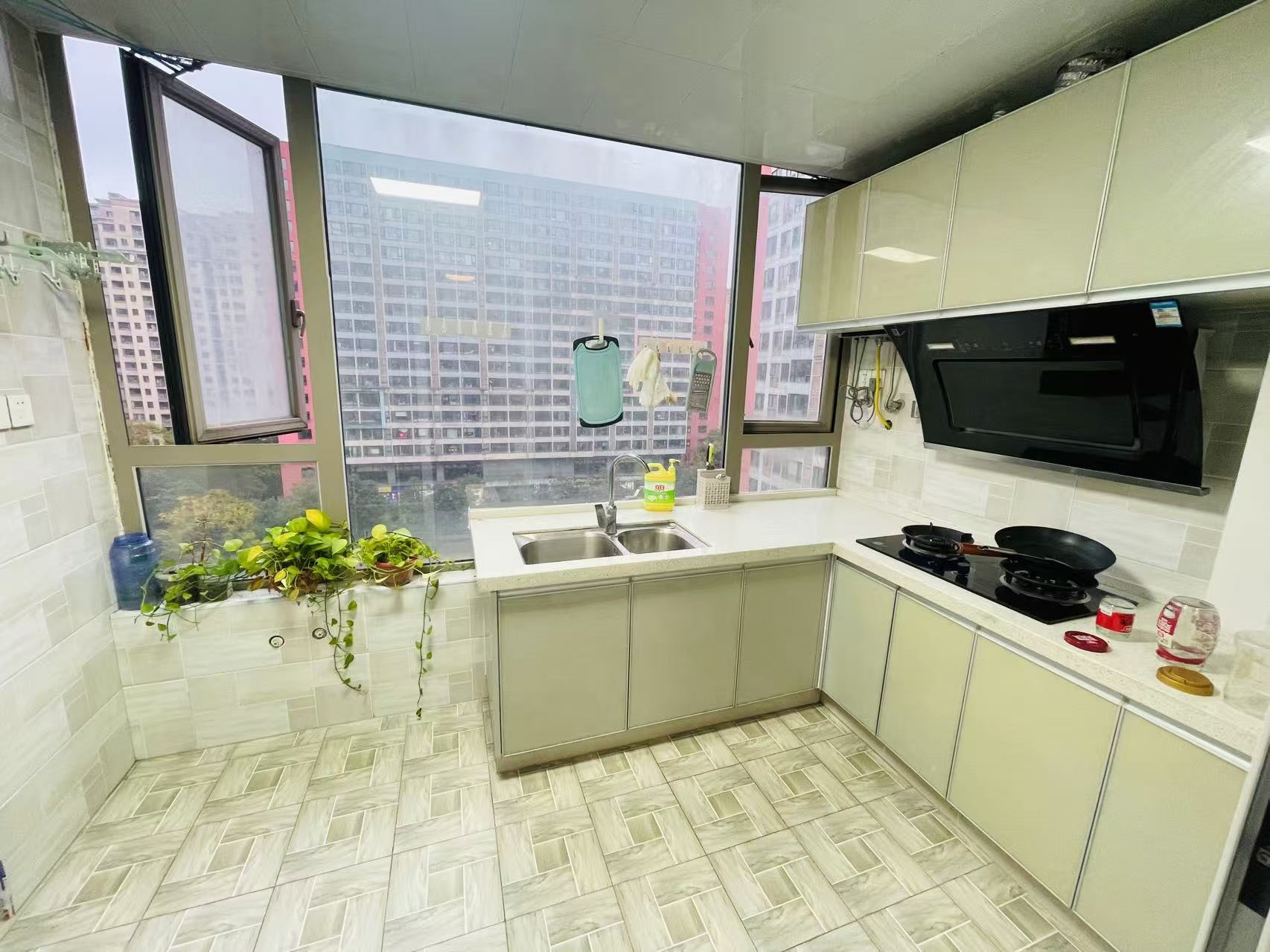 怡海星城 1室1厅1卫 1200.0元/月 怡海星城 1室1厅1卫 1200.0元/月室内图