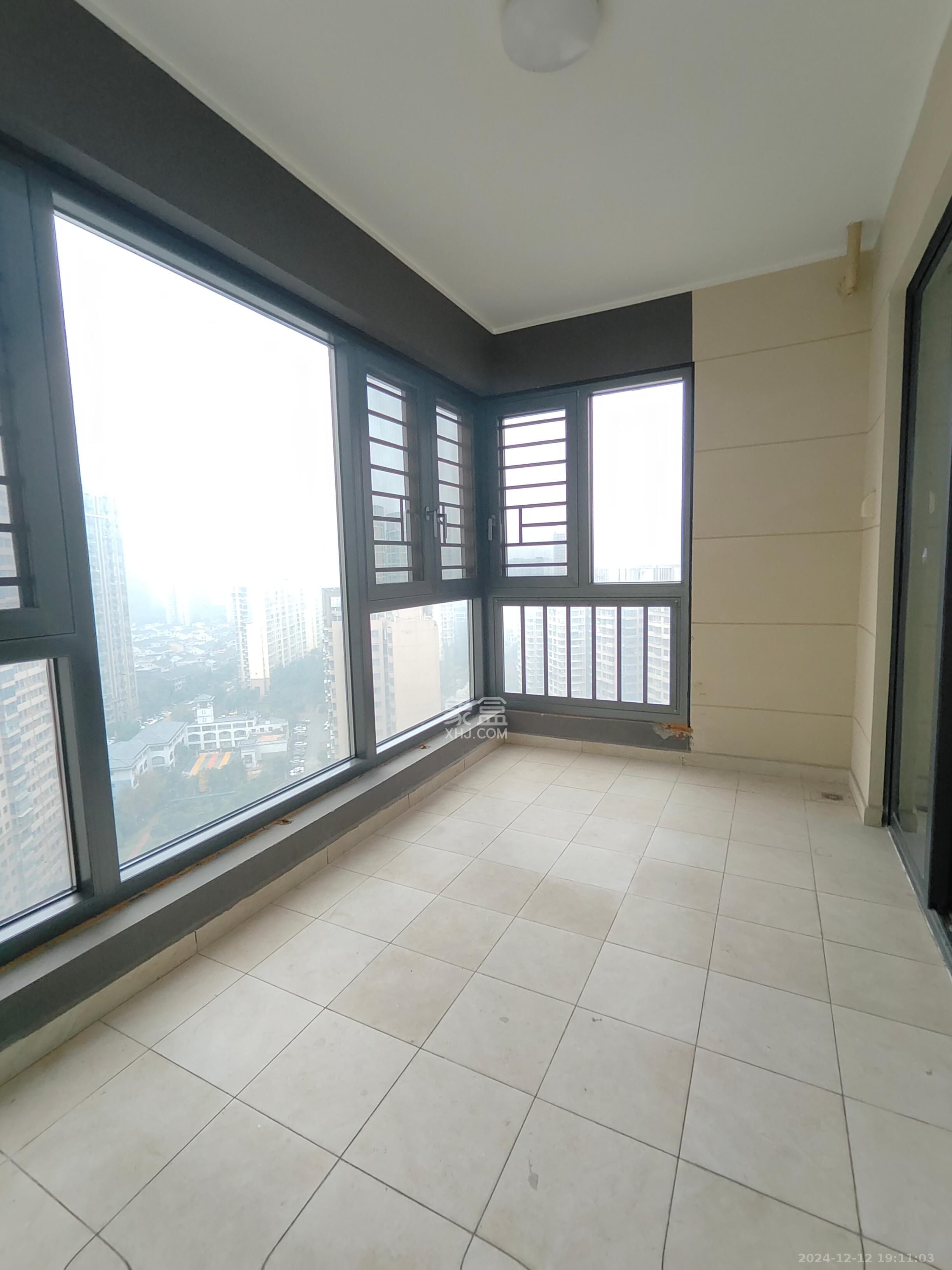 万润滨江天著 4室2厅2卫 2700.0元/月 万润滨江天著 4室2厅2卫 2700.0元/月室内图