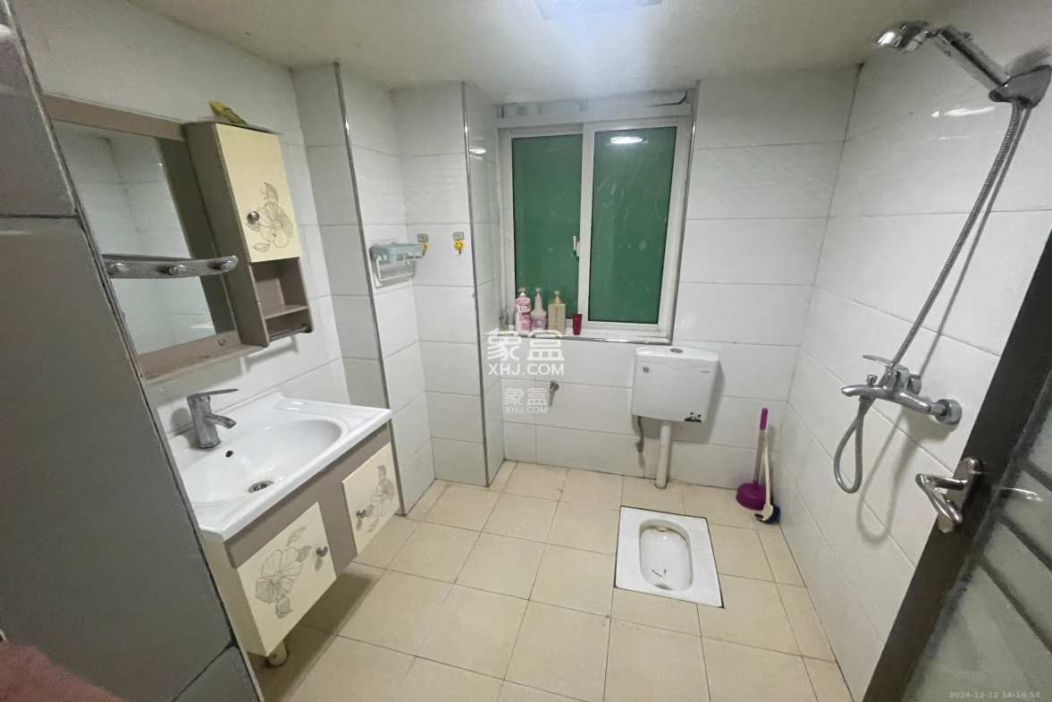 洞井二小区  1室0厅0卫    1500.0元/月 洞井二小区  1室0厅0卫    1500.0元/月室内图