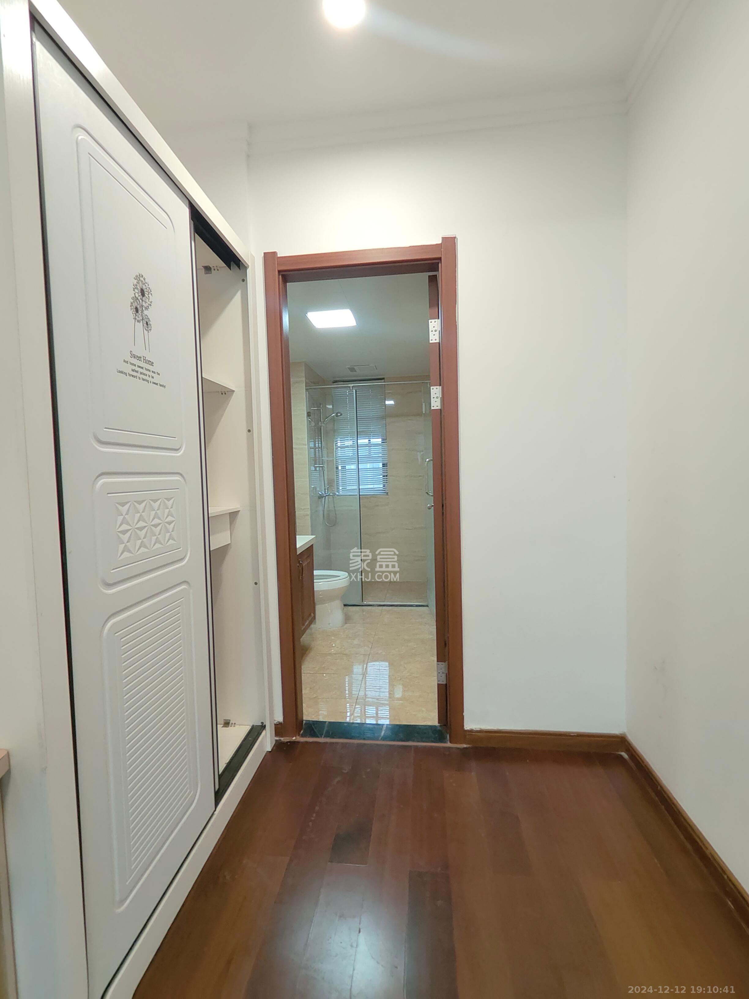 万润滨江天著 4室2厅2卫 2700.0元/月 万润滨江天著 4室2厅2卫 2700.0元/月室内图