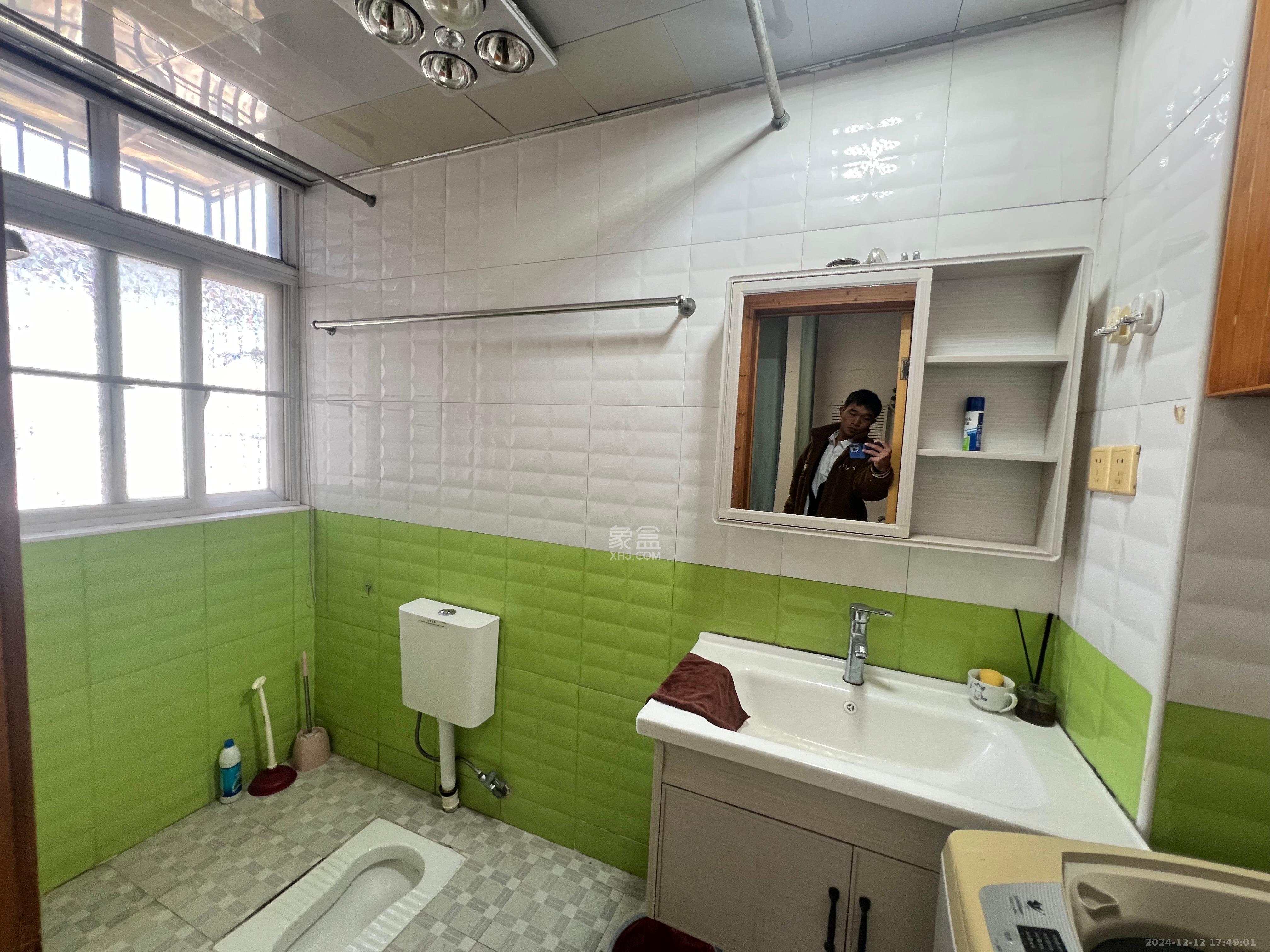 伍家岭生活广场  1室0厅0卫    1700.0元/月 伍家岭生活广场  1室0厅0卫    1700.0元/月室内图