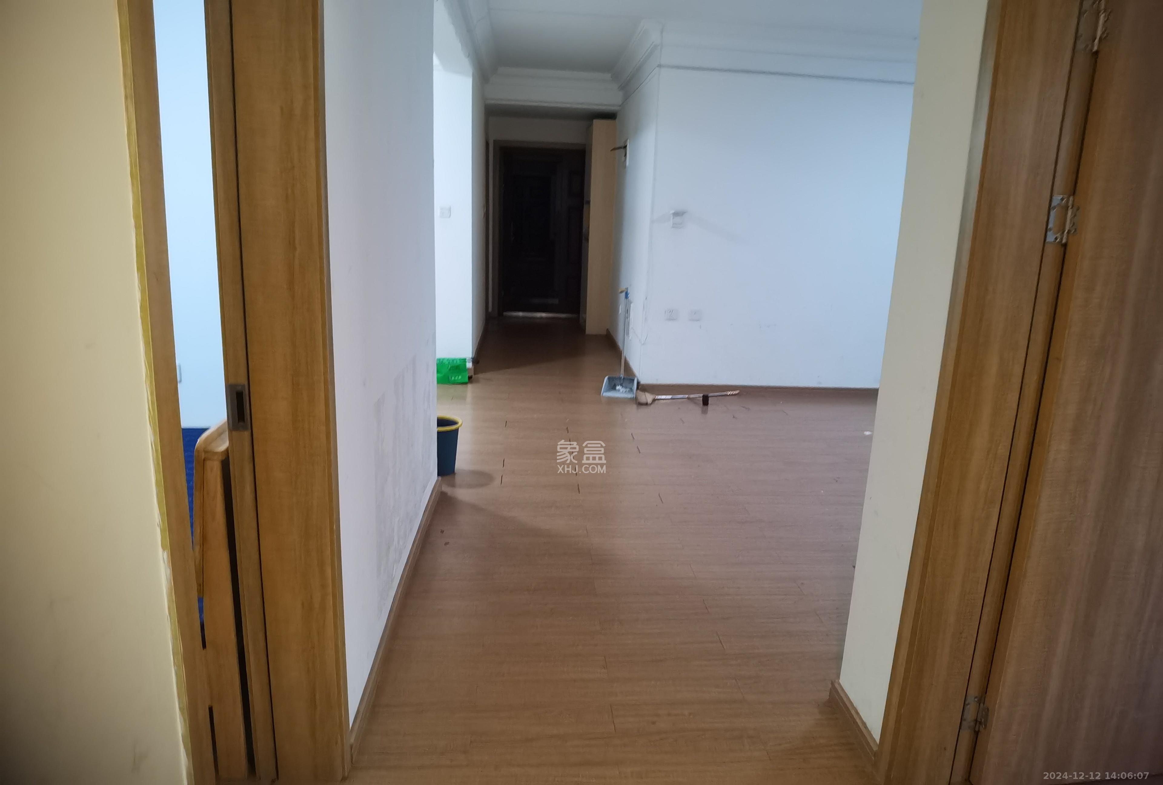 五矿万境蓝山 4室2厅2卫 2600.0元/月 五矿万境蓝山 4室2厅2卫 2600.0元/月室内图