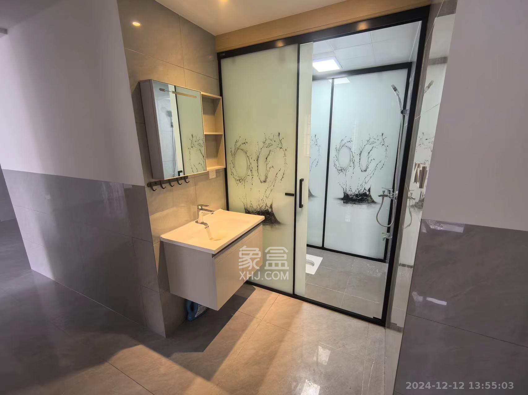 三益家园 3室2厅1卫 1800.0元/月 三益家园 3室2厅1卫 1800.0元/月室内图