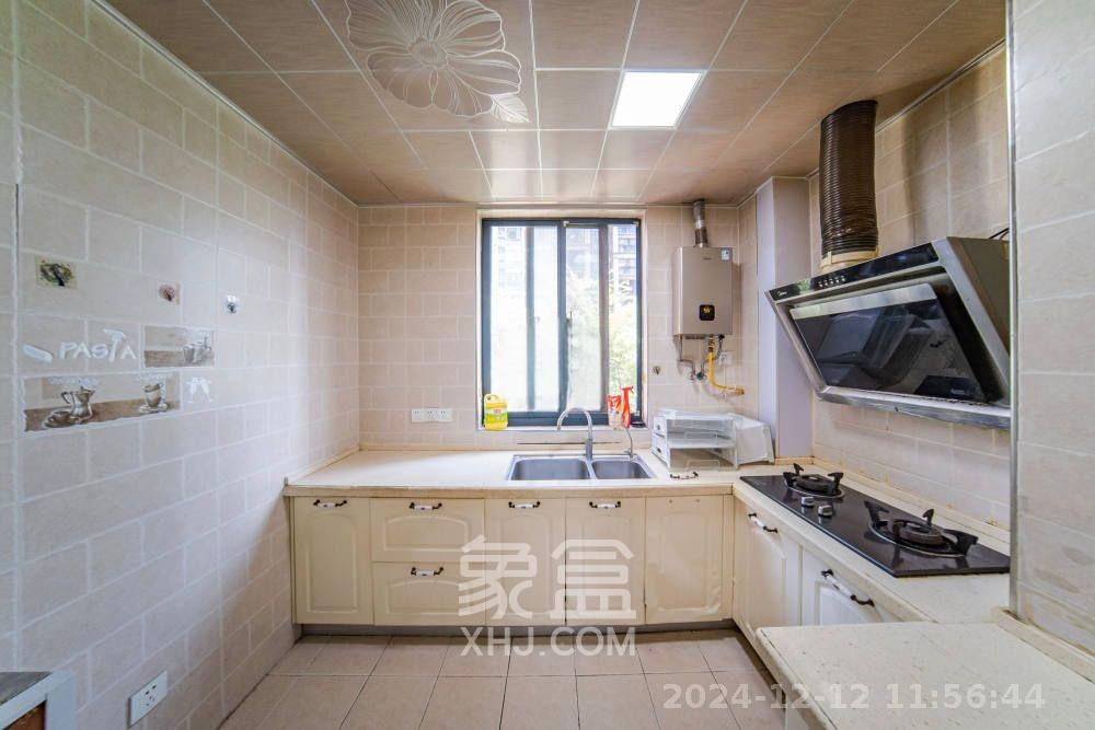 中建麓山和苑  3室2厅2卫    2200.0元/月室内图
