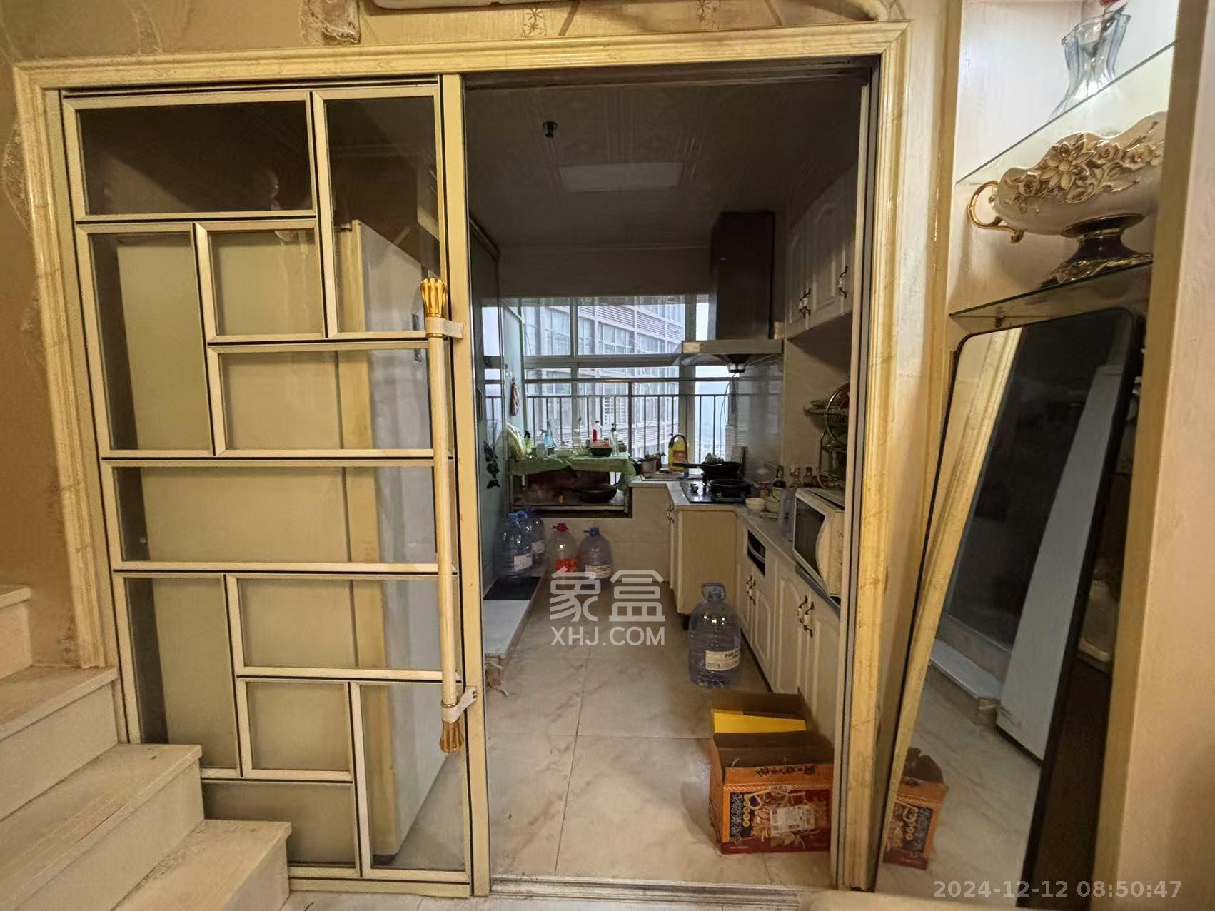 金色loft(鑫秋大厦)  2室1厅1卫    2100.0元/月 金色loft(鑫秋大厦)  2室1厅1卫    2100.0元/月