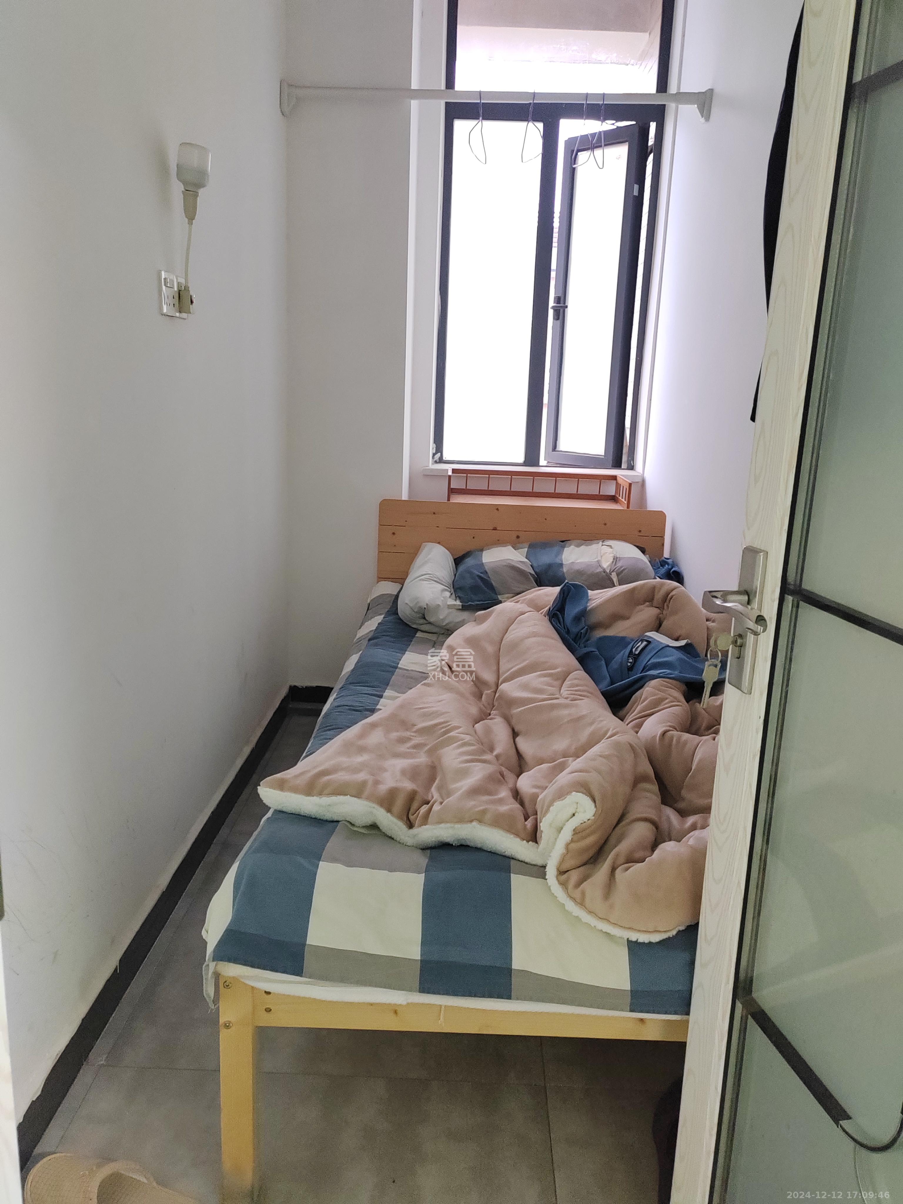 西子湖畔沃府  2室1廳1衛(wèi)   2200.00元/月室內(nèi)圖