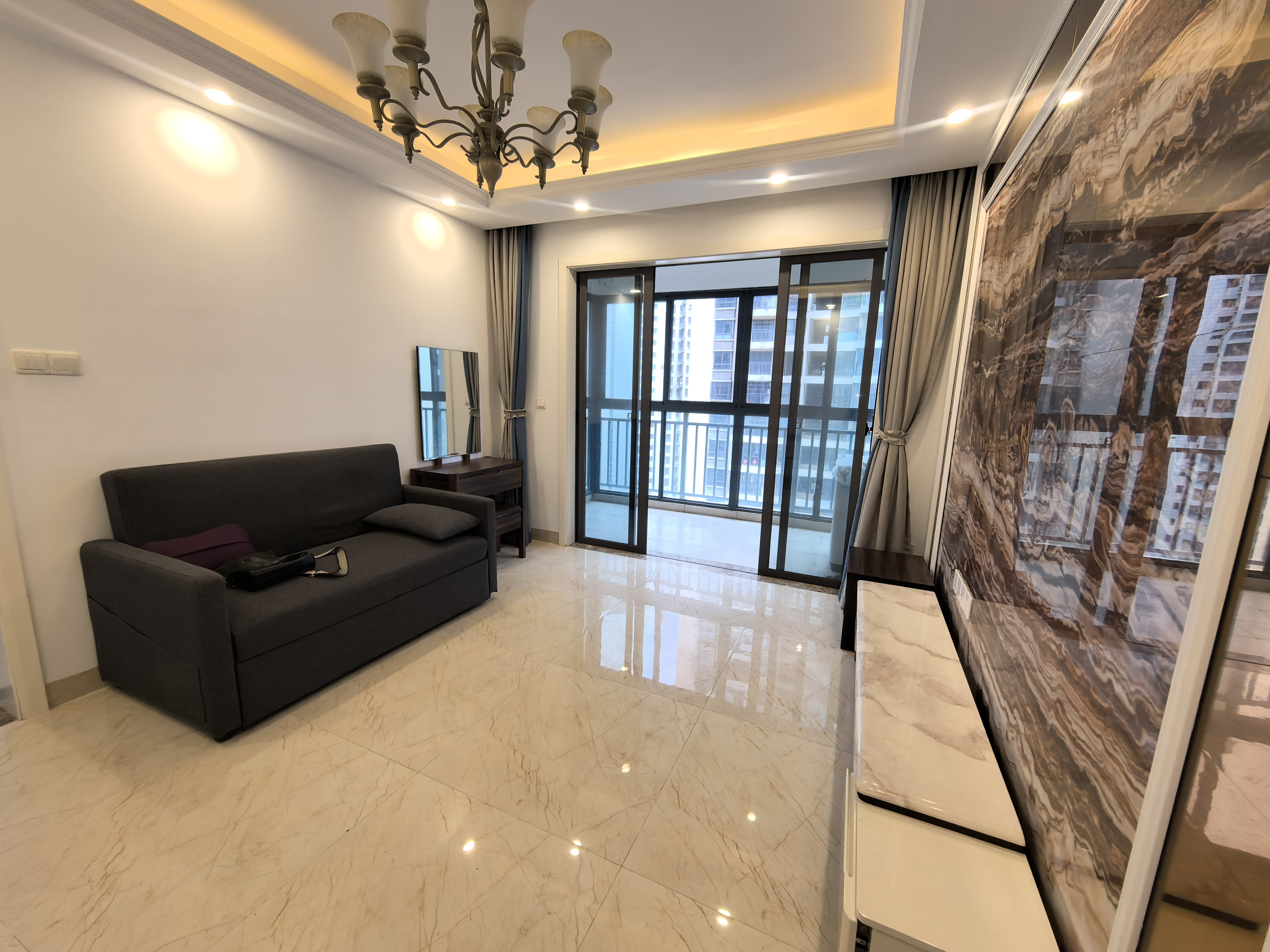 阳光丁香园  1室1厅1卫    91.0万 阳光丁香园  1室1厅1卫    91.0万客厅