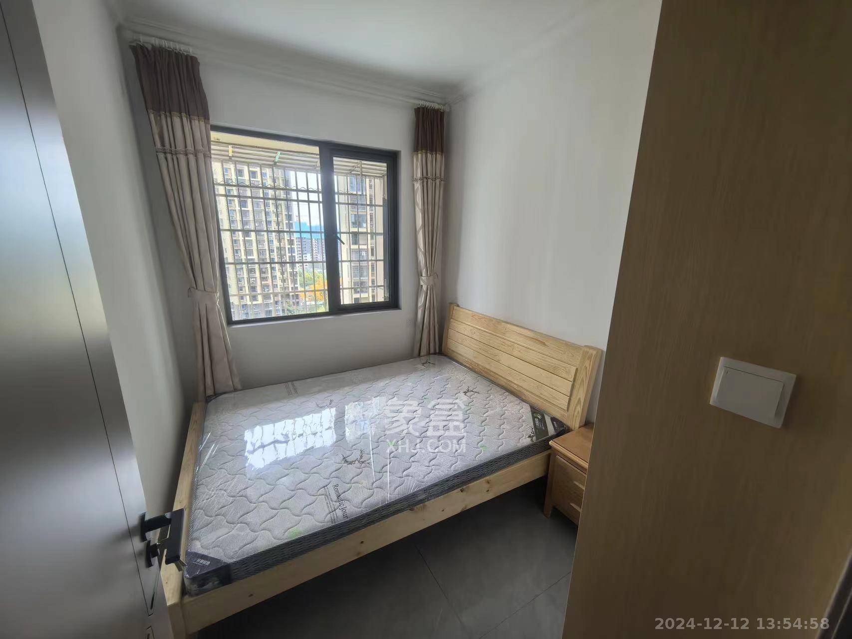 三益家园 3室2厅1卫 1800.0元/月 三益家园 3室2厅1卫 1800.0元/月室内图