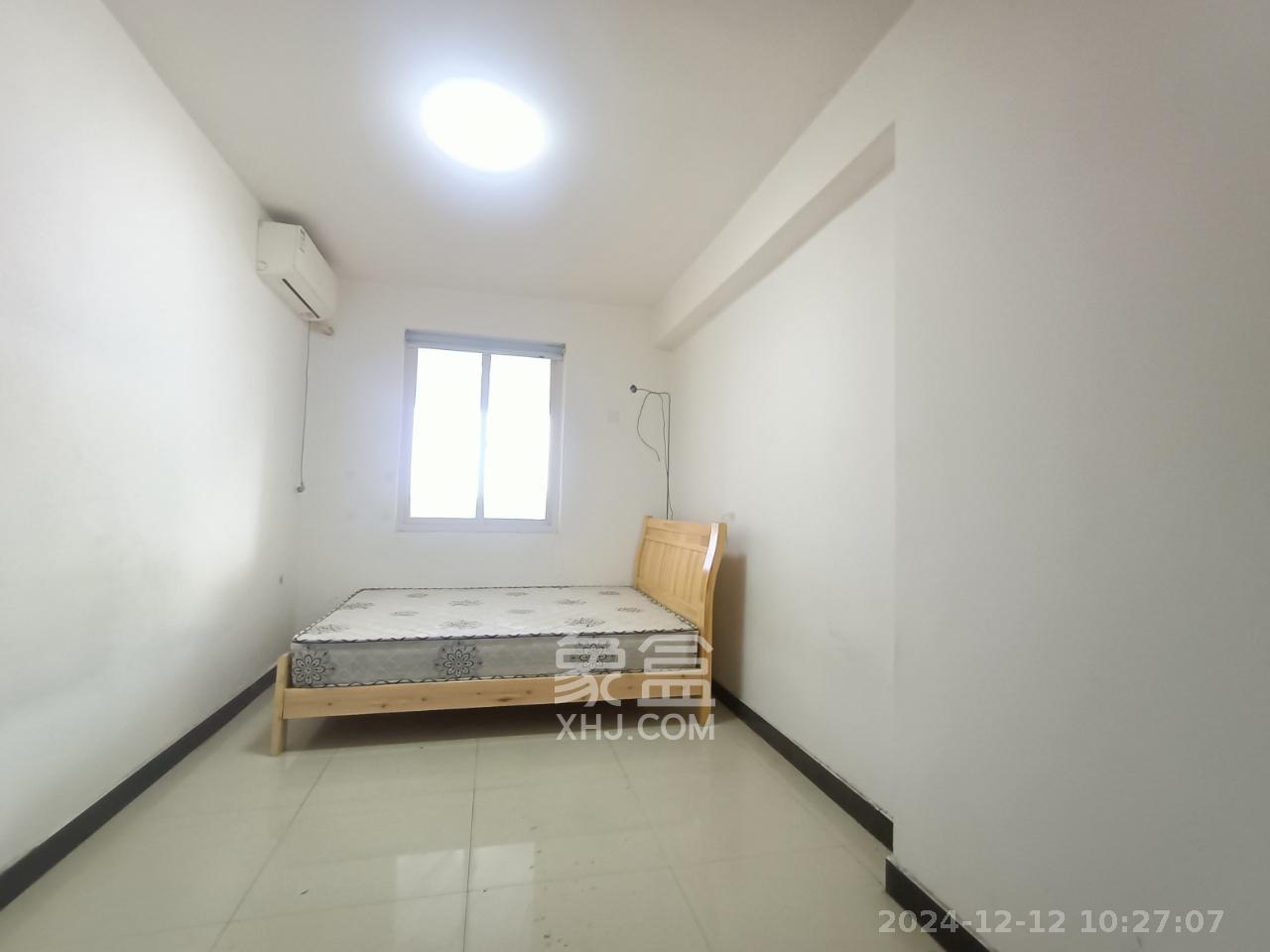 海利科院佳园  4室2厅1卫    2200.0元/月 海利科院佳园  4室2厅1卫    2200.0元/月室内图