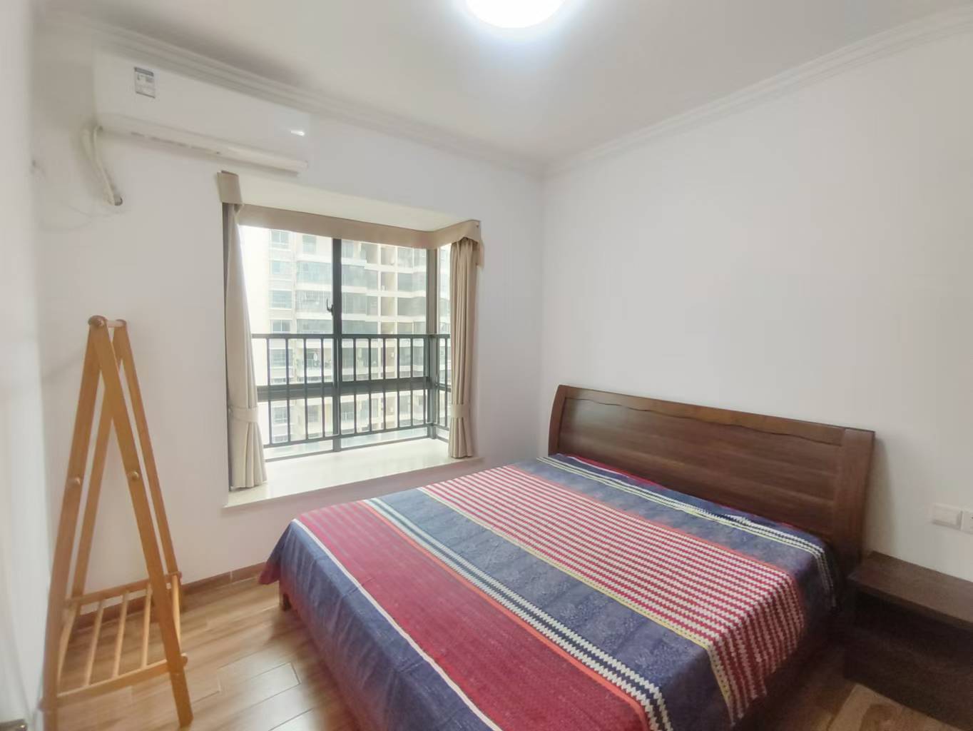 阳光丁香园  1室1厅1卫    91.0万 阳光丁香园  1室1厅1卫    91.0万客厅