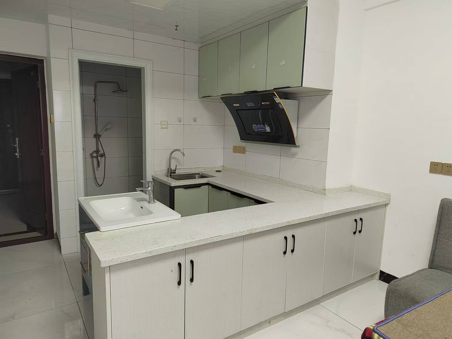 新九龙环球商业广场 2室1厅1卫 1100.0元/月 新九龙环球商业广场 2室1厅1卫 1100.0元/月室内图