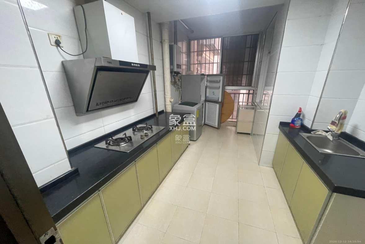 洞井二小区  1室0厅0卫    1500.0元/月 洞井二小区  1室0厅0卫    1500.0元/月室内图