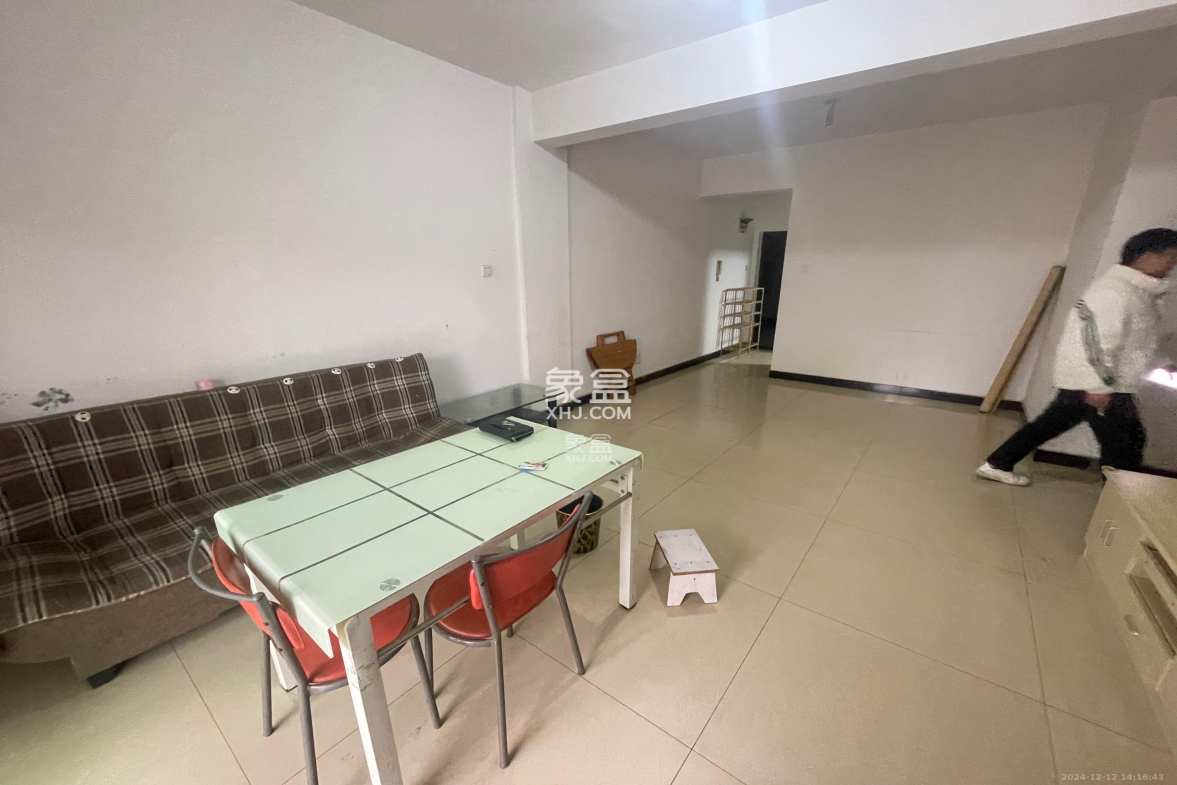 洞井二小区  1室0厅0卫    1500.0元/月 洞井二小区  1室0厅0卫    1500.0元/月室内图1